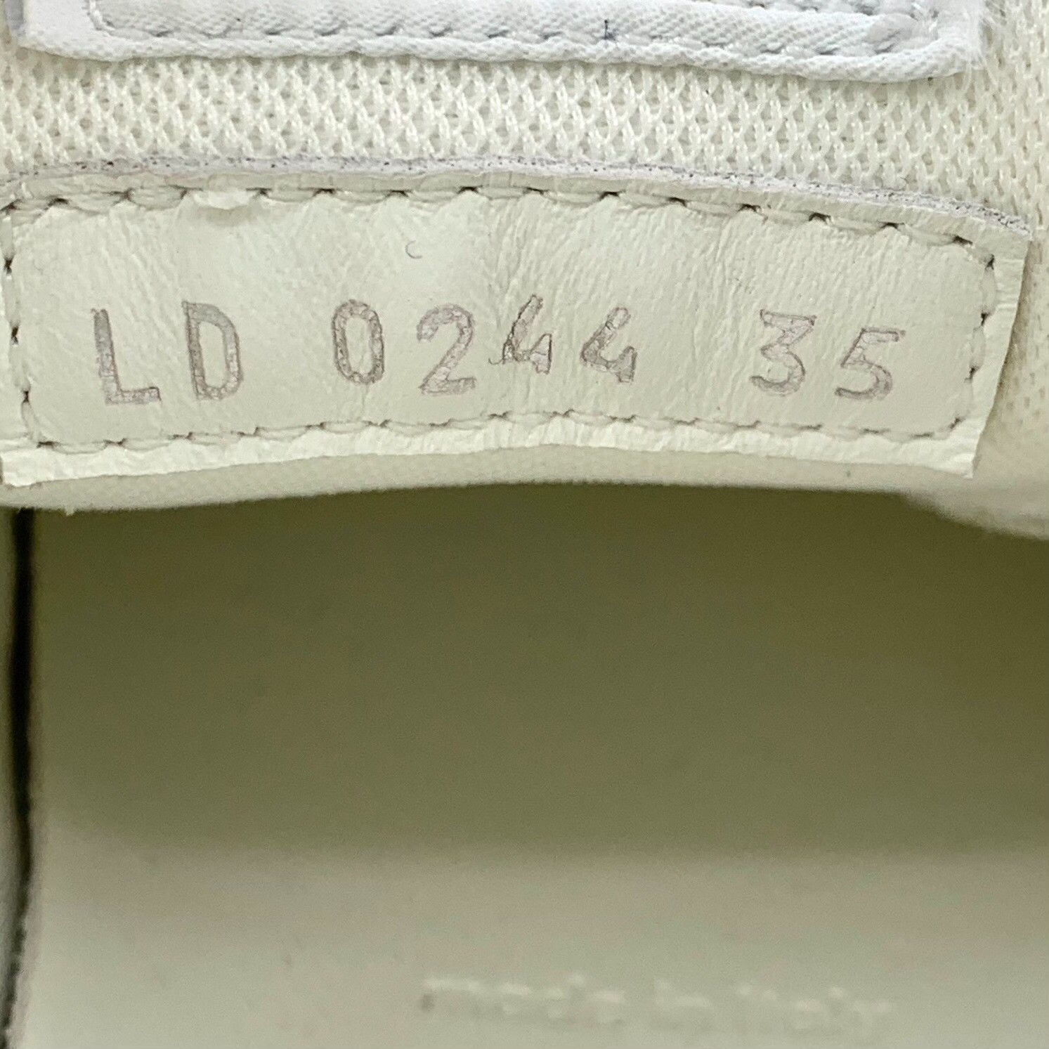 Louis Vuitton Louis Vuitton Monogram Denim Stadium Sneakers 35 Size US 5 / IT 35 - 7 Thumbnail