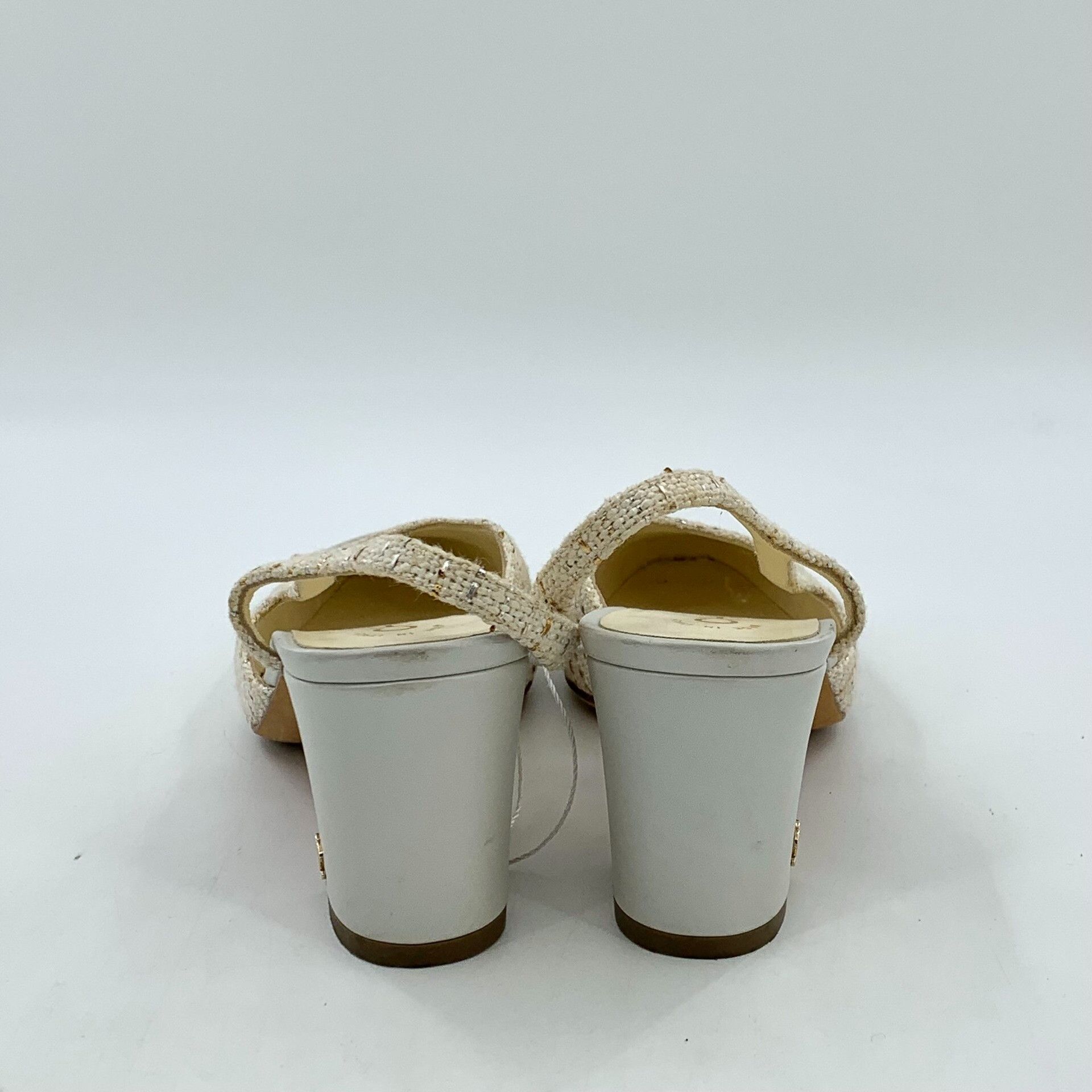 Chanel Chanel Tweed Leather Cap Toe Slingback Sandals 37.5 Size US 7.5 / IT 37.5 - 5 Thumbnail