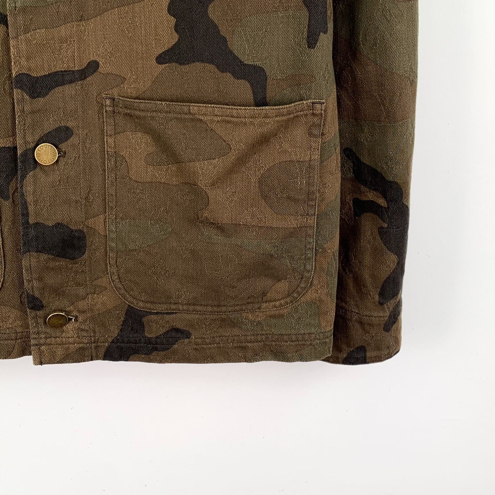 Louis Vuitton Louis Vuitton x Supreme Camo Monogram Denim Jacket 44 Size US S / EU 44-46 / 1 - 5 Thumbnail