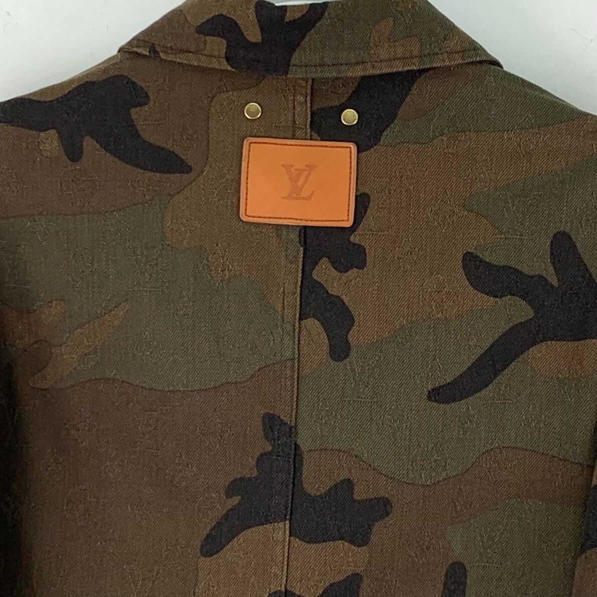 Louis Vuitton Louis Vuitton x Supreme Camo Monogram Denim Jacket 44 Size US S / EU 44-46 / 1 - 6 Thumbnail