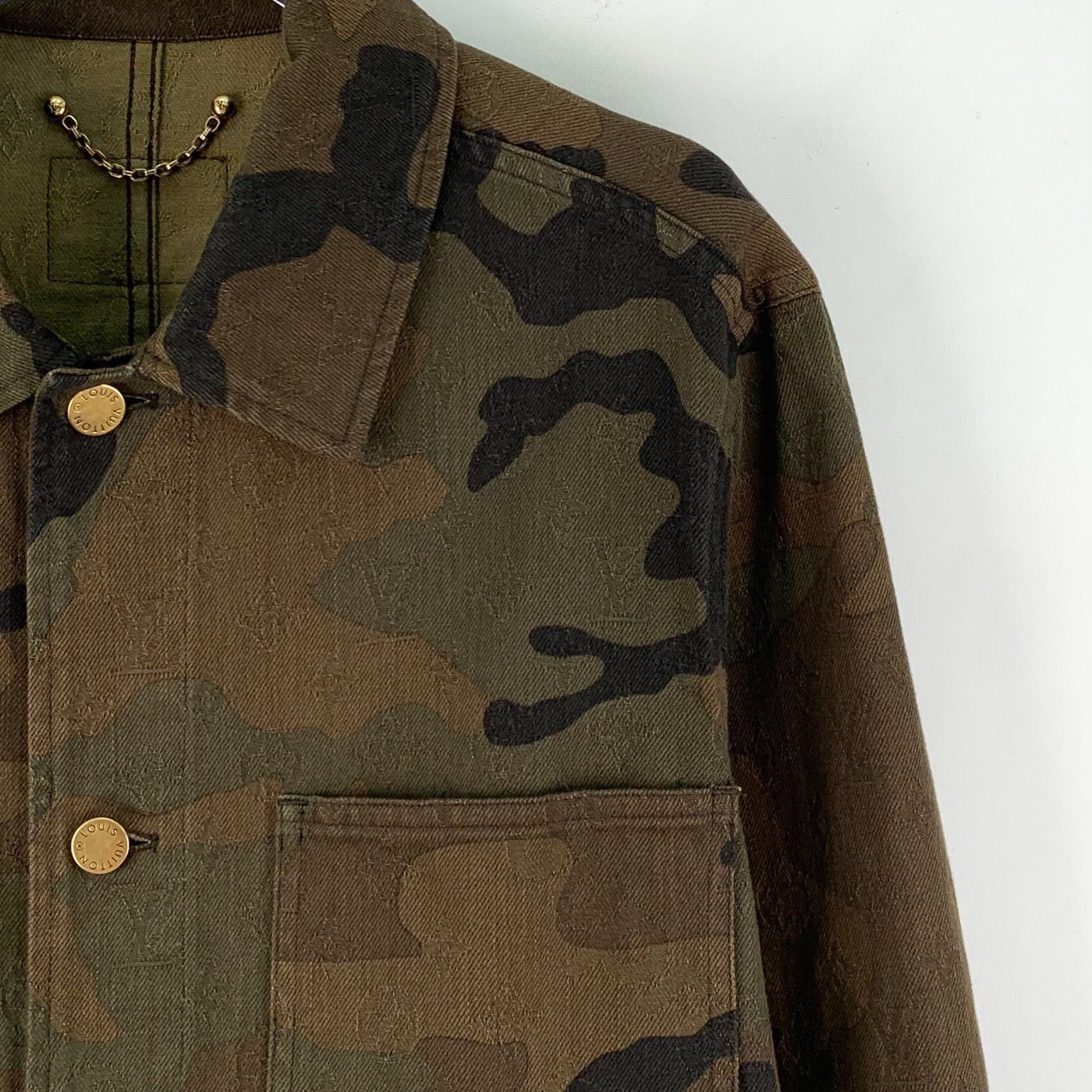 Louis Vuitton Louis Vuitton x Supreme Camo Monogram Denim Jacket 44 Size US S / EU 44-46 / 1 - 4 Thumbnail