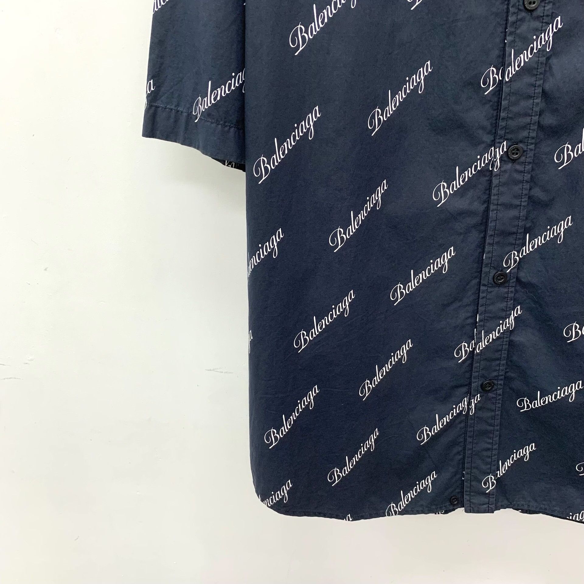 Balenciaga Balenciaga Script Logo Short Sleeve Shirt 39 Size US M / EU 48-50 / 2 - 5 Thumbnail