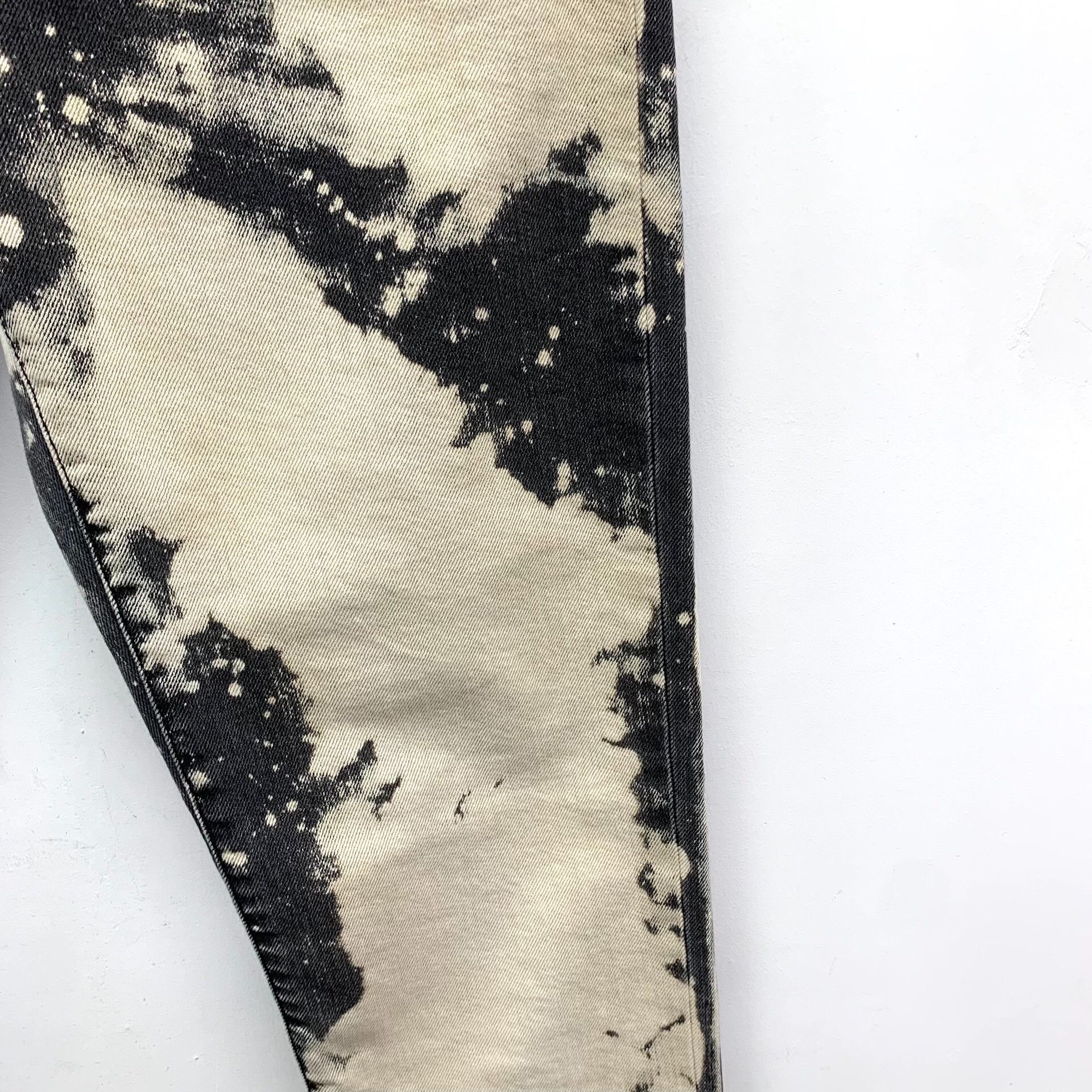 Gucci Gucci Floral Embroidery Bleached Denim Jeans 26 Size 26" / US 2 / IT 38 - 5 Thumbnail