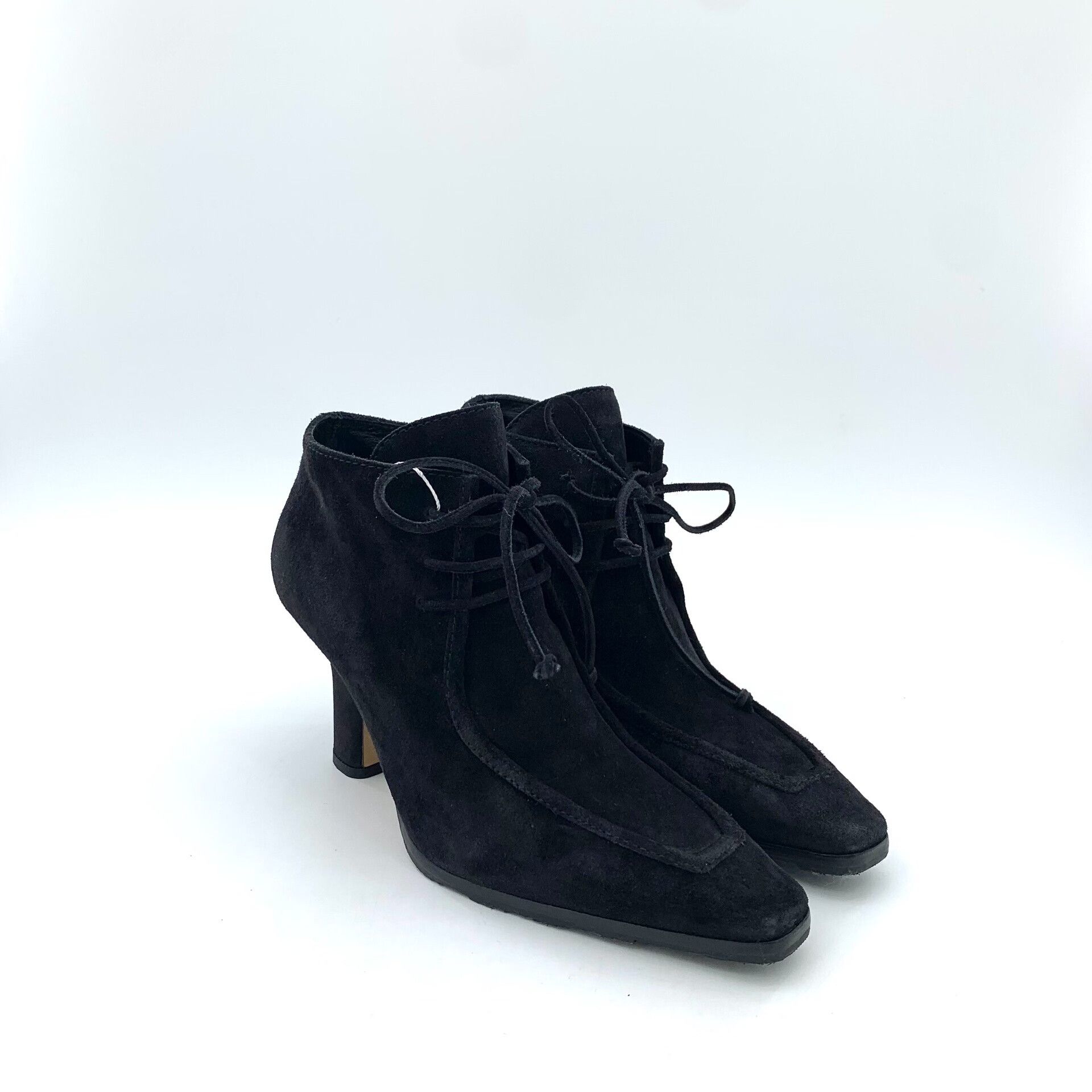 Burberry Burberry Suede Bow Ankle Boots Size 38.5 Size US 8.5 / IT 38.5 - 3 Thumbnail