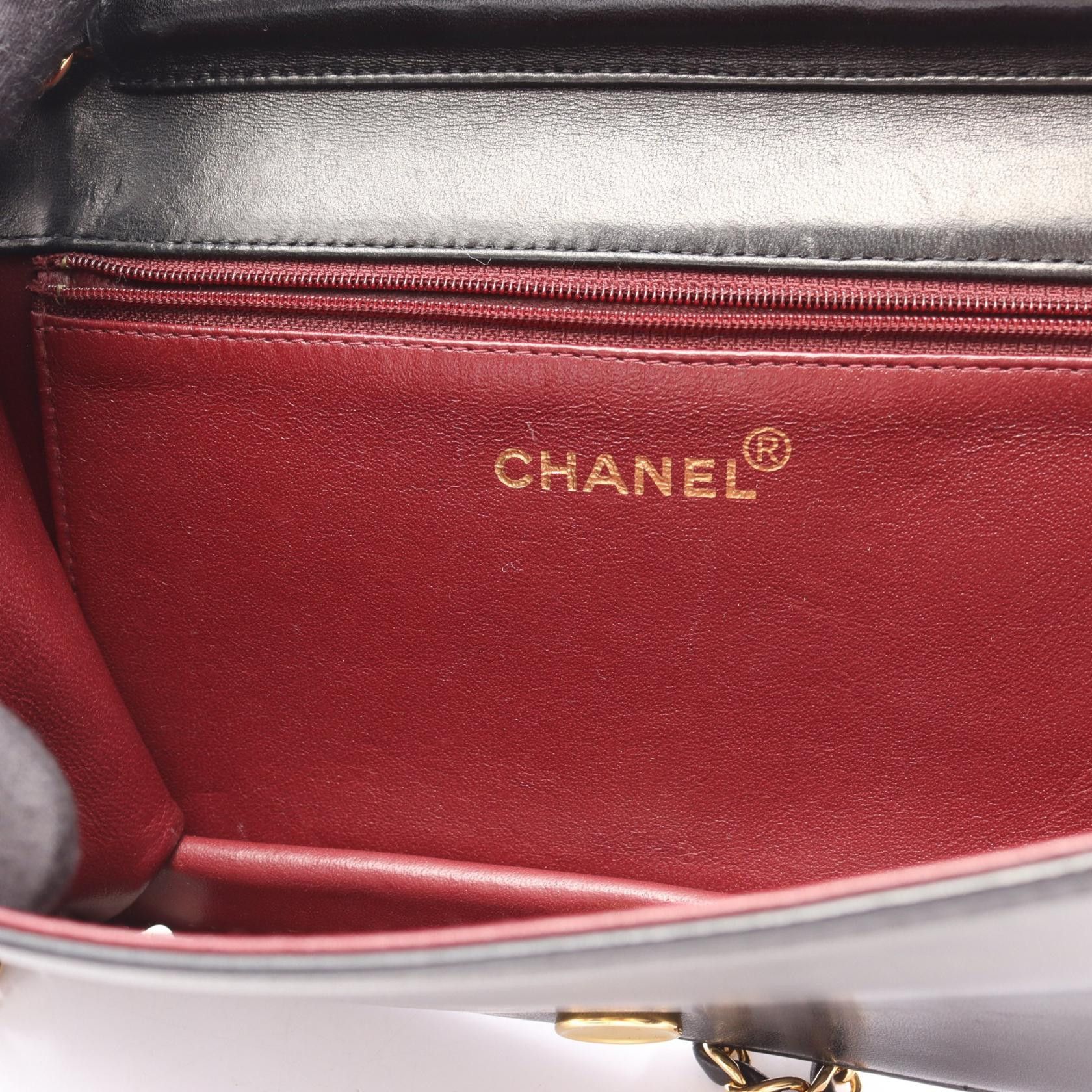 Chanel Chanel Chanel Matelasse Lambskin Shoulder Bag Leather Shoulder Bag DUTY FREE for USA Size ONE SIZE - 6 Thumbnail