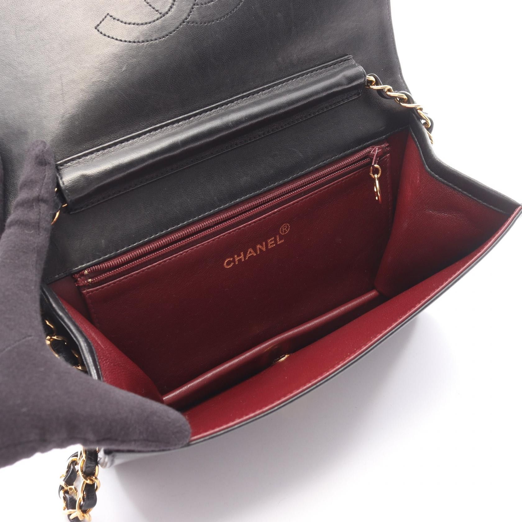 Chanel Chanel Chanel Matelasse Lambskin Shoulder Bag Leather Shoulder Bag DUTY FREE for USA Size ONE SIZE - 3 Thumbnail
