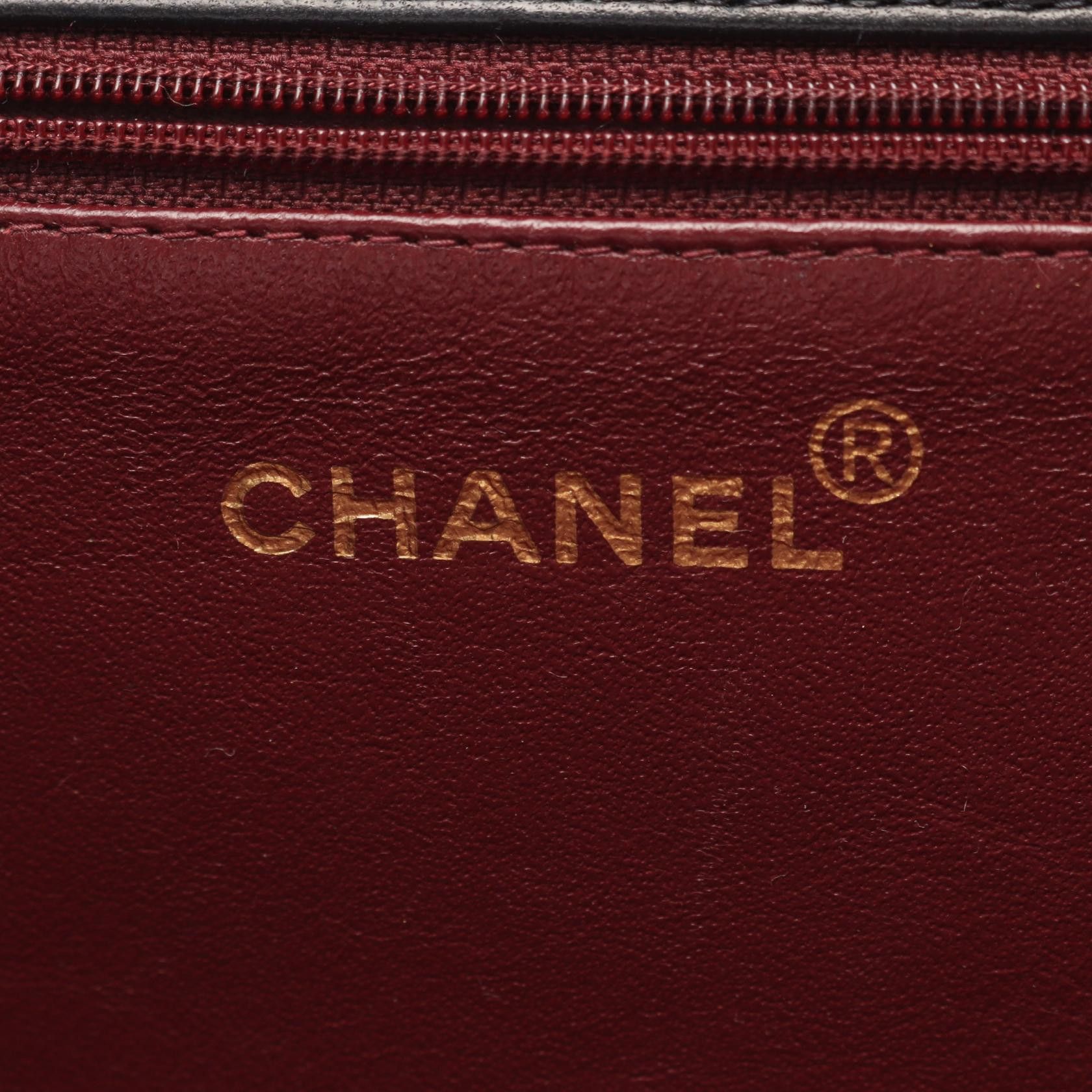 Chanel Chanel Chanel Matelasse Lambskin Shoulder Bag Leather Shoulder Bag DUTY FREE for USA Size ONE SIZE - 4 Thumbnail