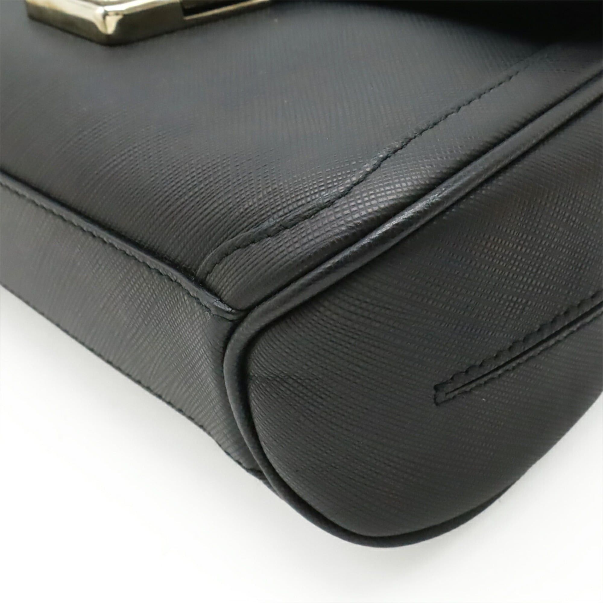 Salvatore Ferragamo Salvatore Ferragamo Gancini Vara Chain Shoulder Handbag, Leather, Black, BW-8462 Size ONE SIZE - 4 Thumbnail