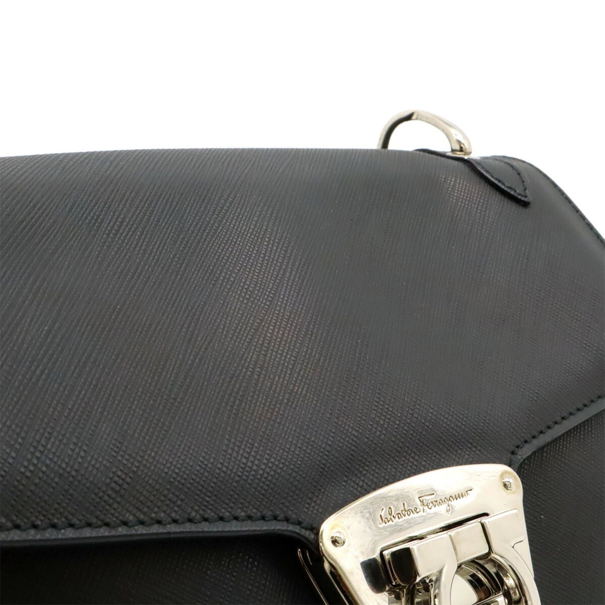 Salvatore Ferragamo Salvatore Ferragamo Gancini Vara Chain Shoulder Handbag, Leather, Black, BW-8462 Size ONE SIZE - 10 Thumbnail