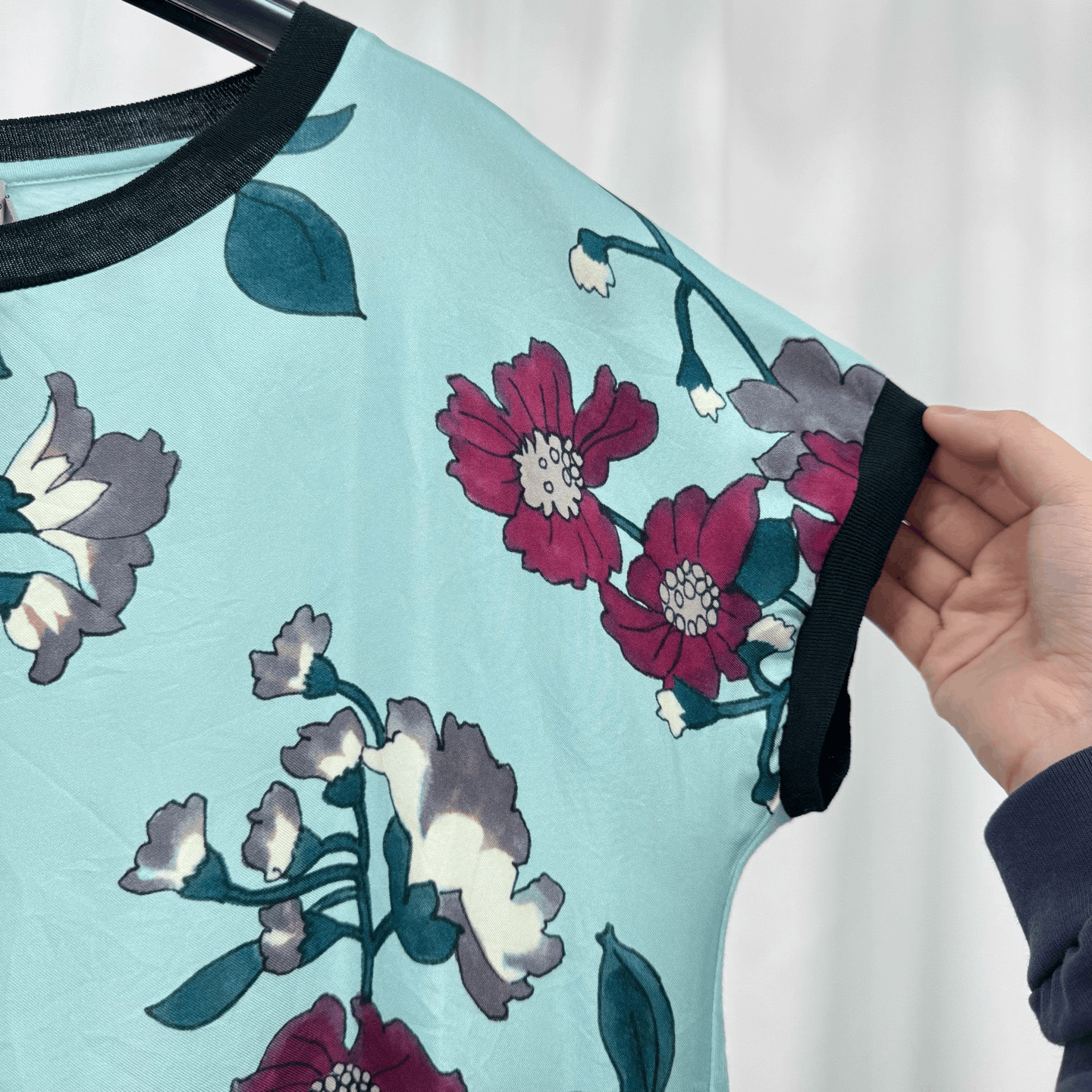 Moncler Moncler Silk Floral Embroidery Logo Short Sleeve Size L / US 10 / IT 46 - 4 Thumbnail
