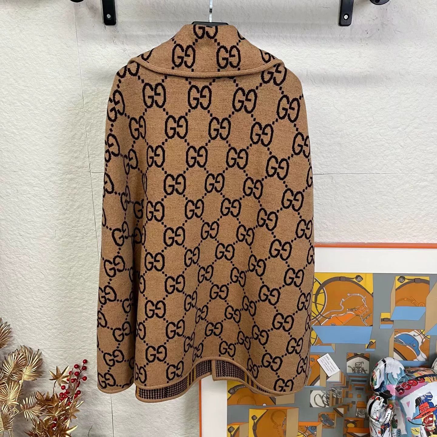 Gucci Gucci Reversible All-Over Print Cape Coat Size M / US 6-8 / IT 42-44 - 2 Thumbnail