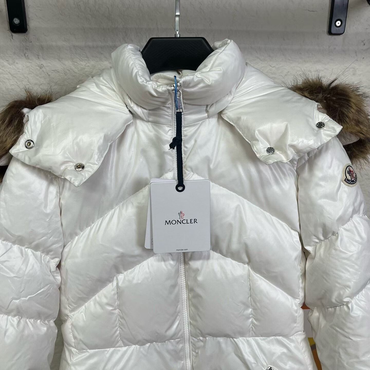 Moncler Moncler Laitue White Fur Collar Down Jacket Size M / US 6-8 / IT 42-44 - 3 Thumbnail