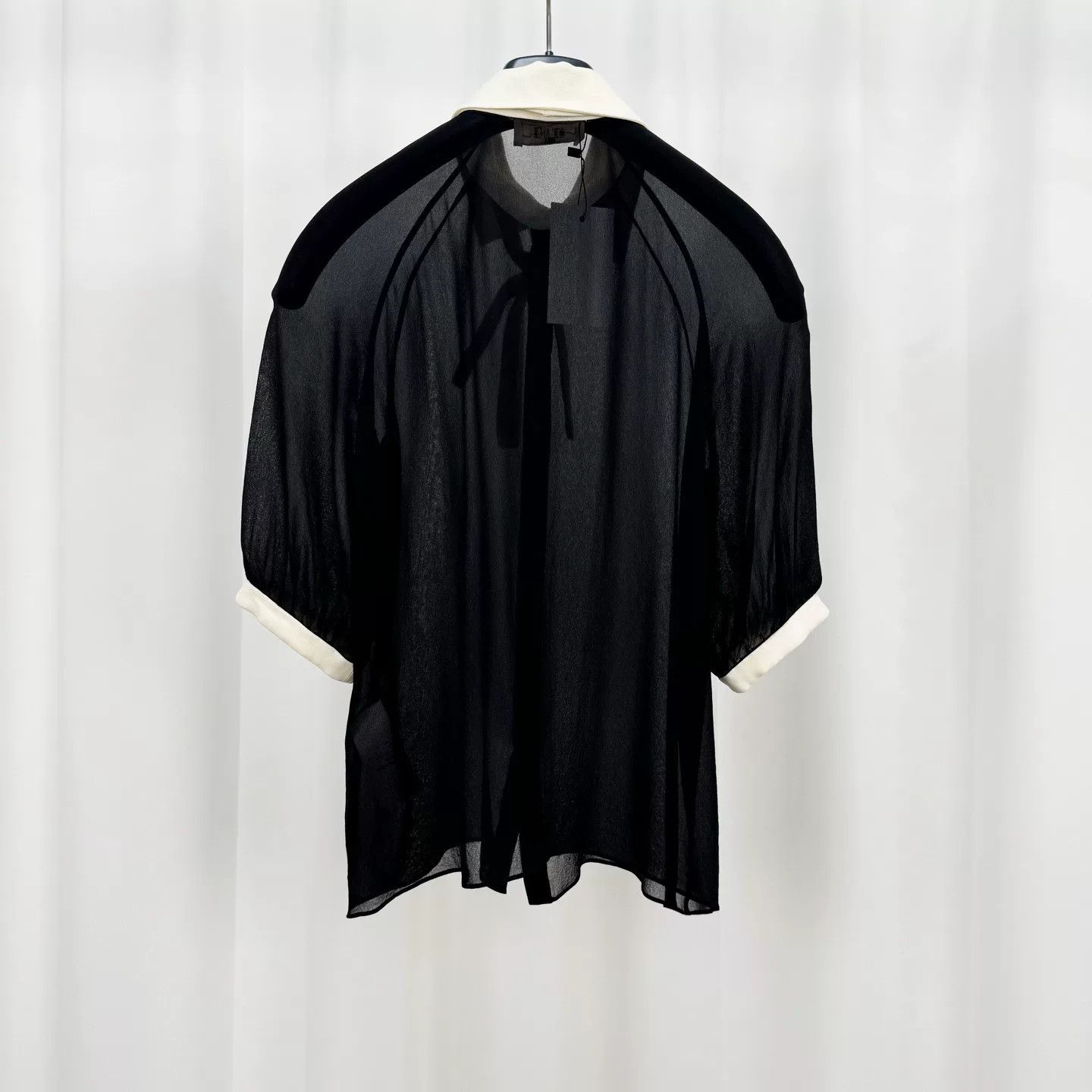 Celine Celine Bow Gold Button Silk Top Size XXS / US 00 / IT 34 - 2 Thumbnail