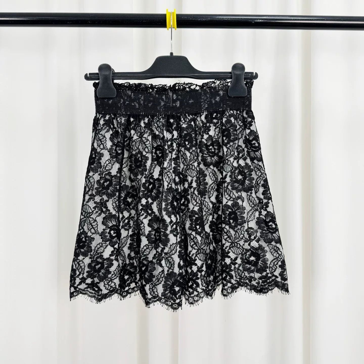 Chanel Chanel Black Lace Logo Shorts Size 34" / US 12 / IT 48 - 2 Thumbnail