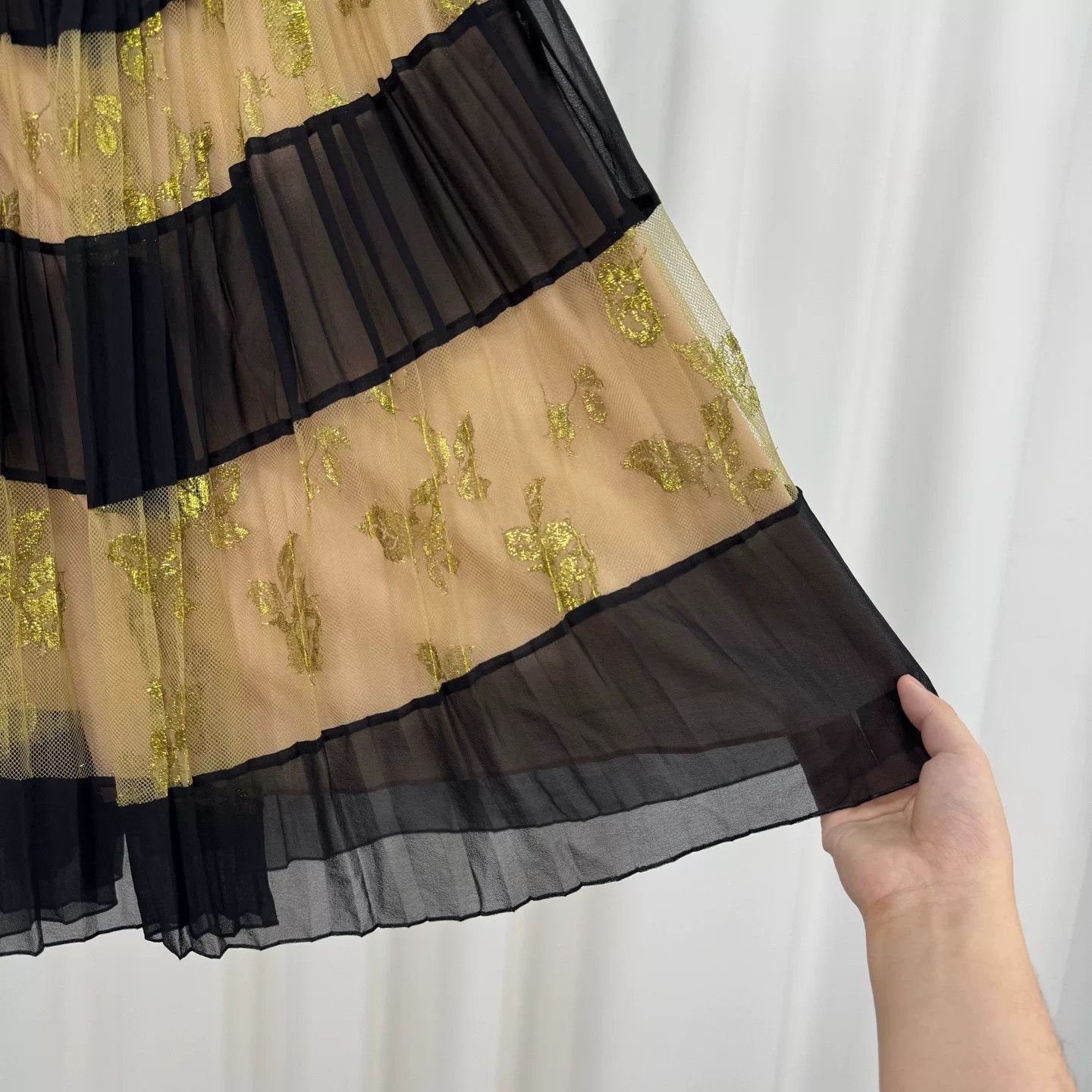 Gucci Gucci Double-Layer Color-Block Striped Tulle Skirt Size 40" / US 18 - 4 Thumbnail