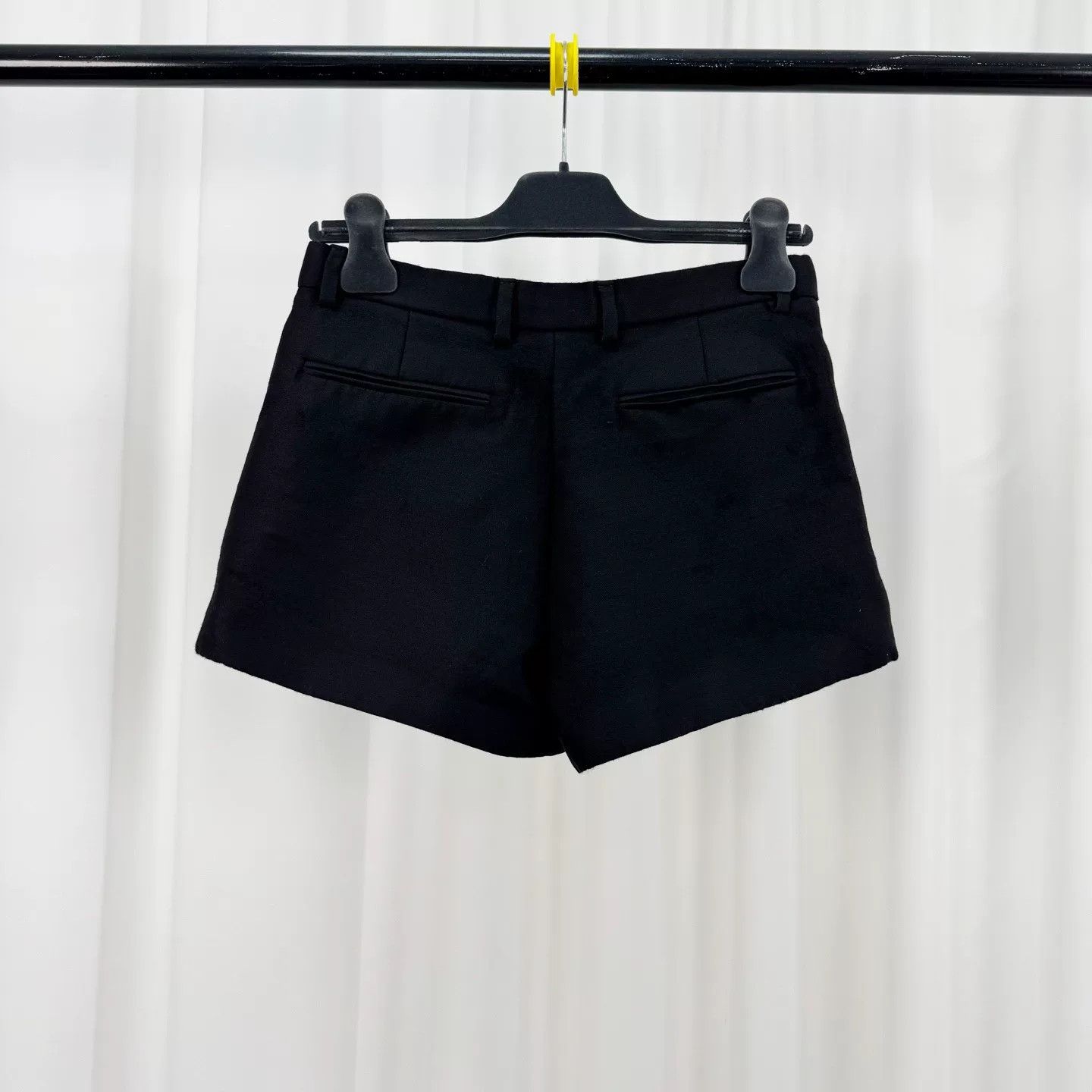 Gucci Gucci 2025 New Black Wool Shorts Size 40" / US 18 - 2 Thumbnail