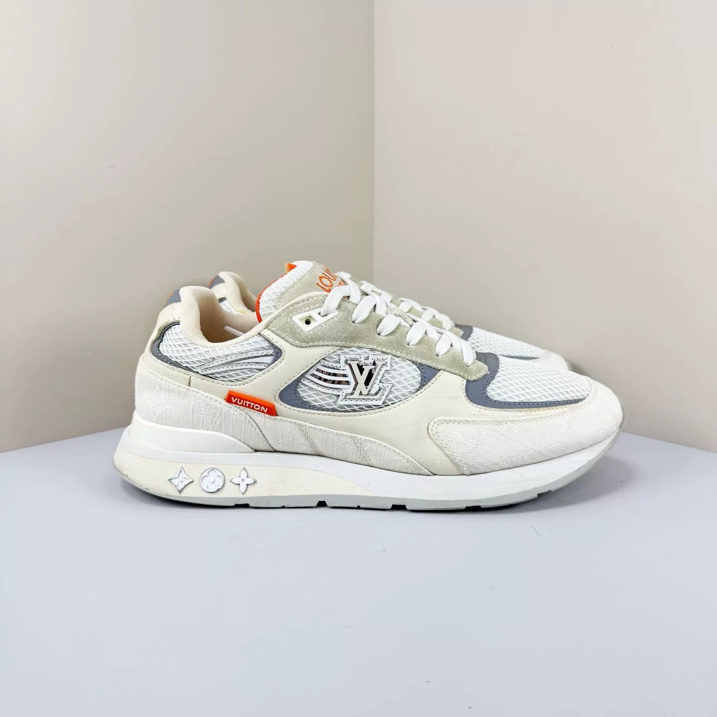 Louis Vuitton Louis Vuitton Runaway Monogram Sneakers Size US 8 / IT 38 - 4 Thumbnail