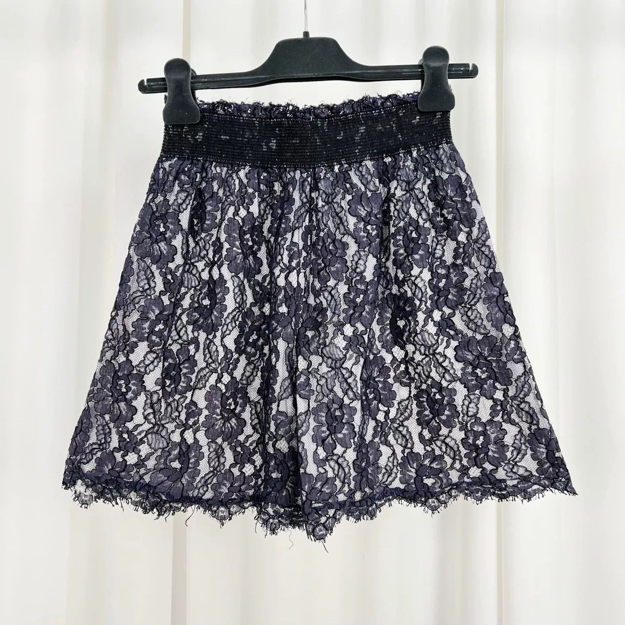Chanel Chanel Lace Floral Shorts Size 34" / US 12 / IT 48 - 2 Thumbnail