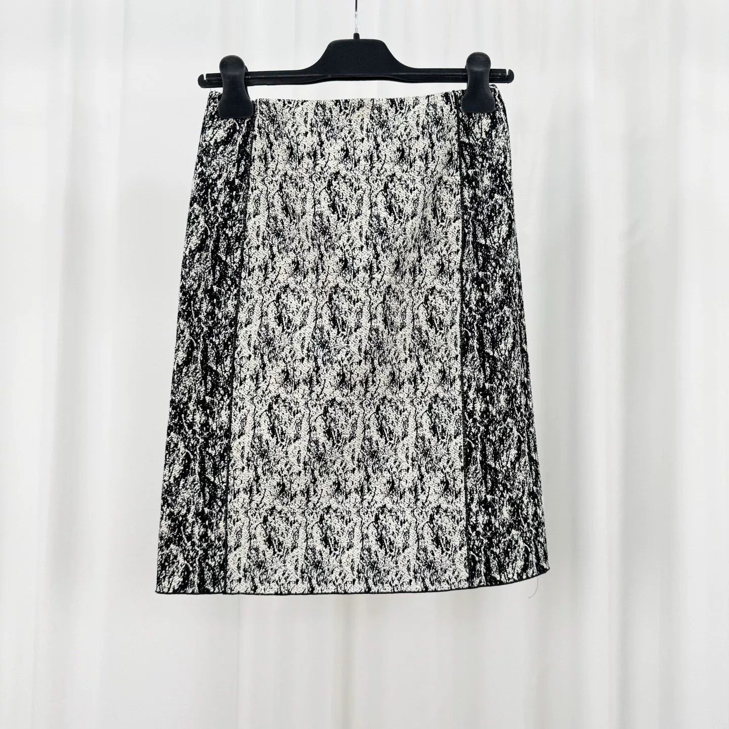 Celine Celine Embroidered Floral Skirt Size 34" / US 12 / IT 48 - 2 Thumbnail