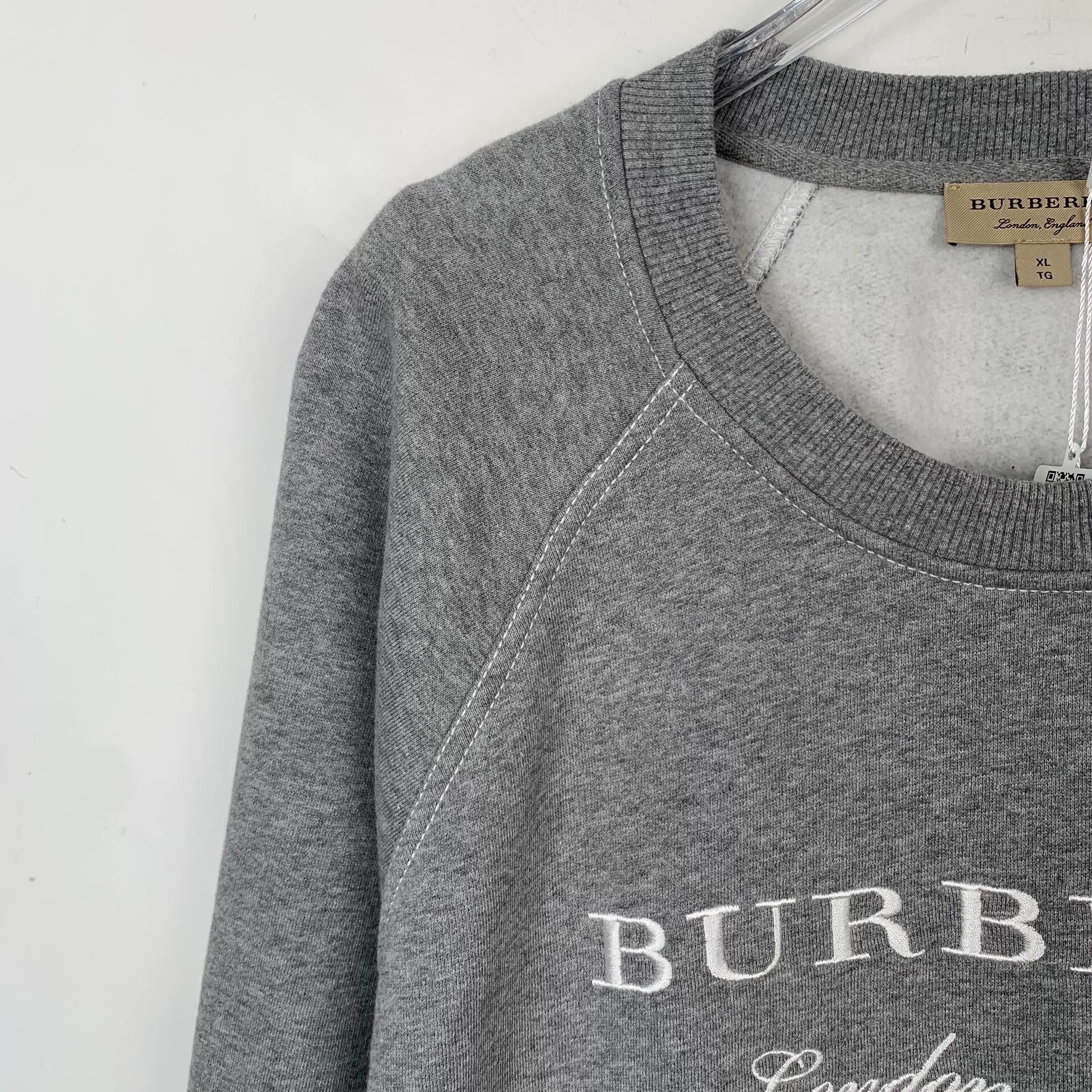Burberry Burberry Embroidered Logo Sweatshirt Size XL Size US XL / EU 56 / 4 - 4 Thumbnail