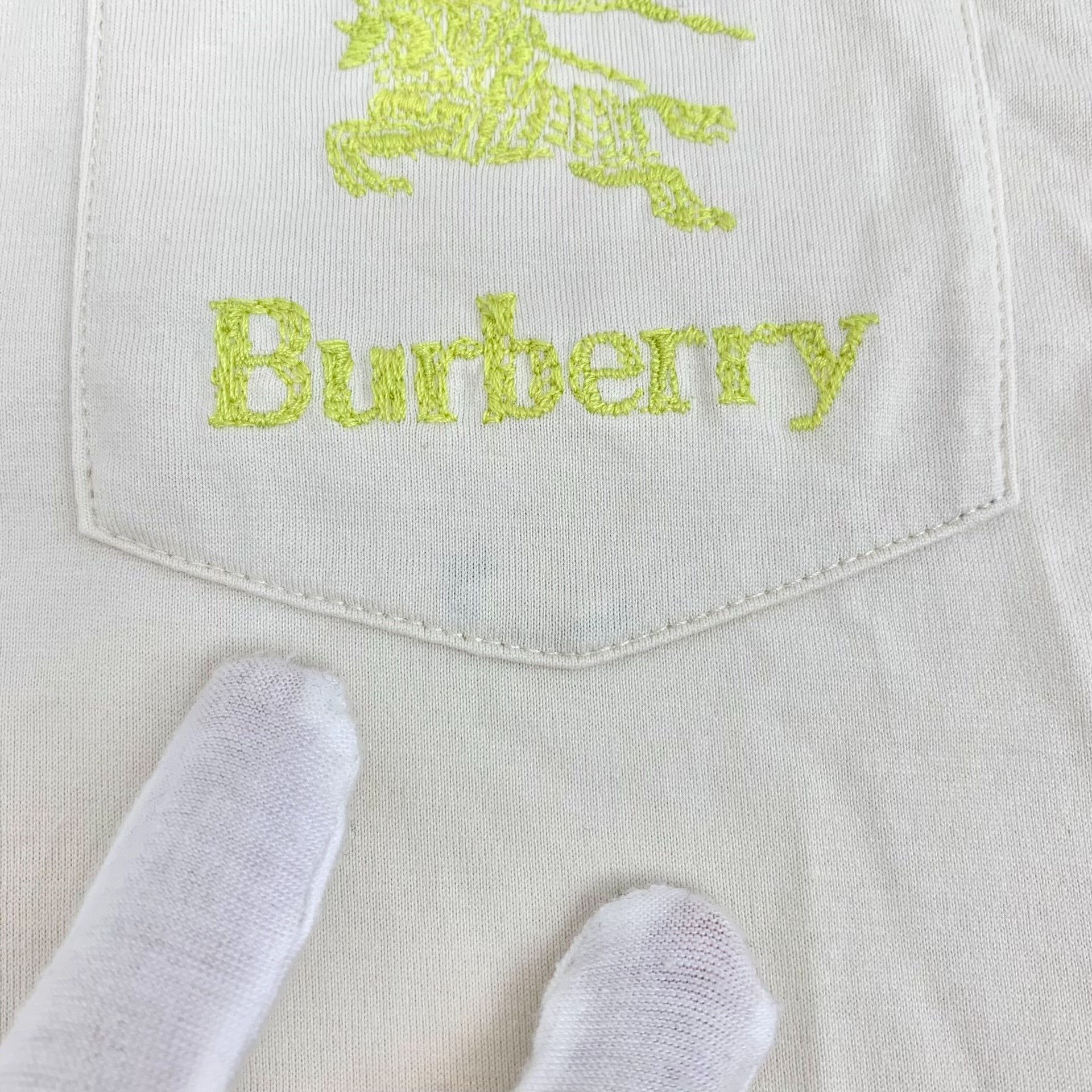 Burberry Burberry Neon EKD Pocket T-Shirt 8Y Size US XXS / EU 40 - 9 Thumbnail