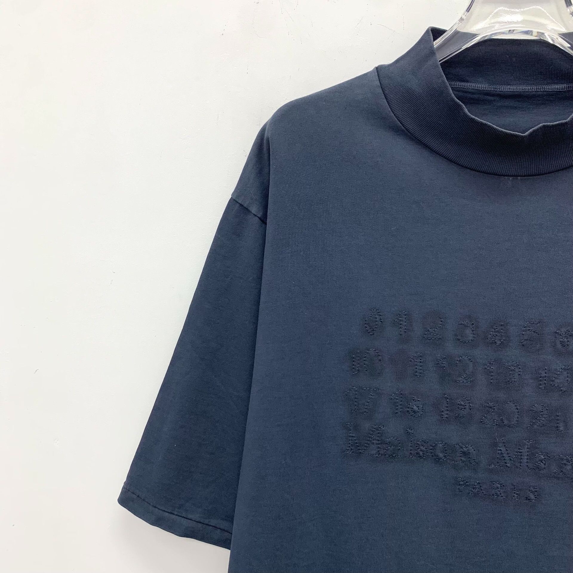 Maison Margiela Maison Margiela Embroidered Mock Neck T-Shirt S Size US S / EU 44-46 / 1 - 4 Thumbnail
