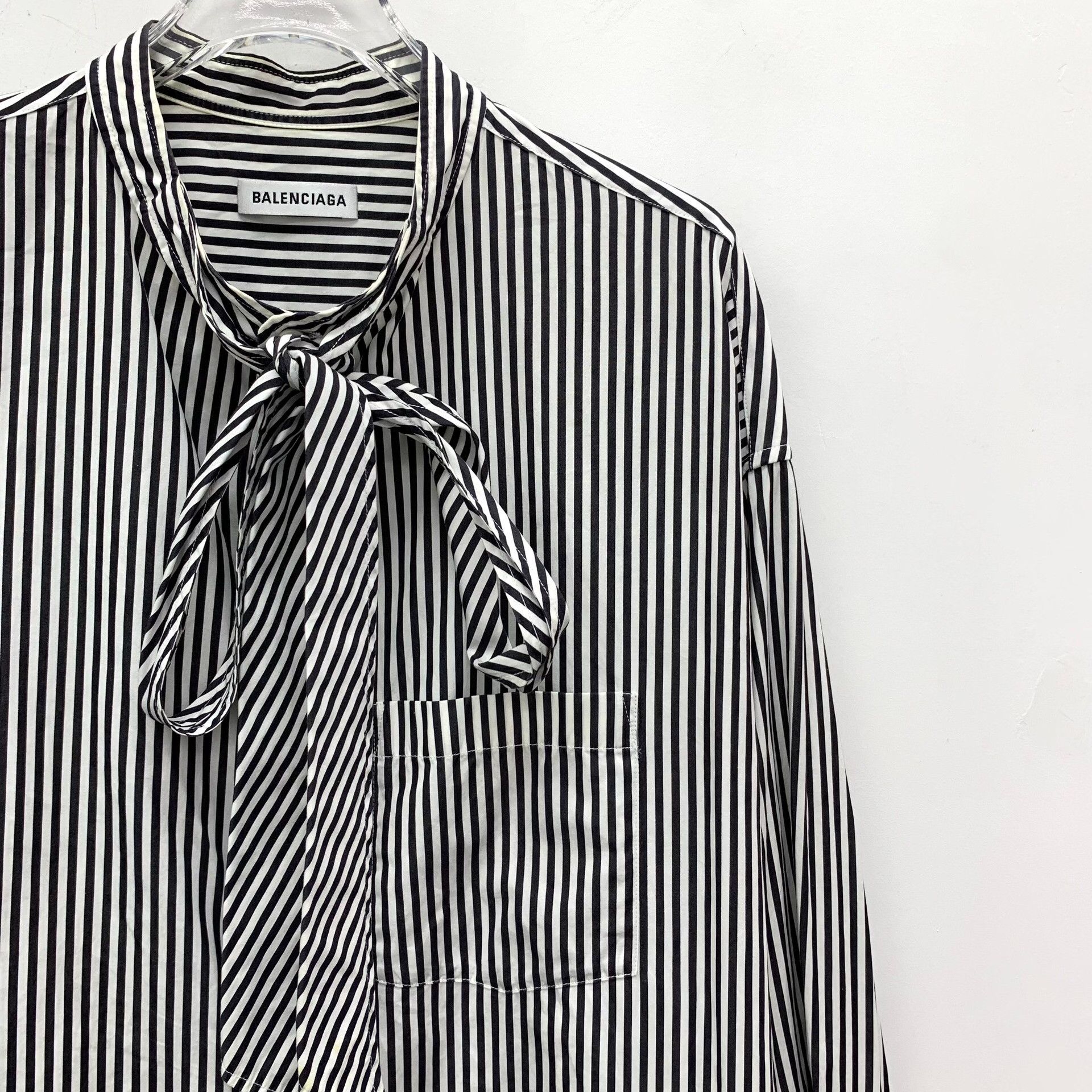 Balenciaga Balenciaga Striped Tie-Neck Logo Shirt 32 Size XXS / US 00 / IT 34 - 4 Thumbnail