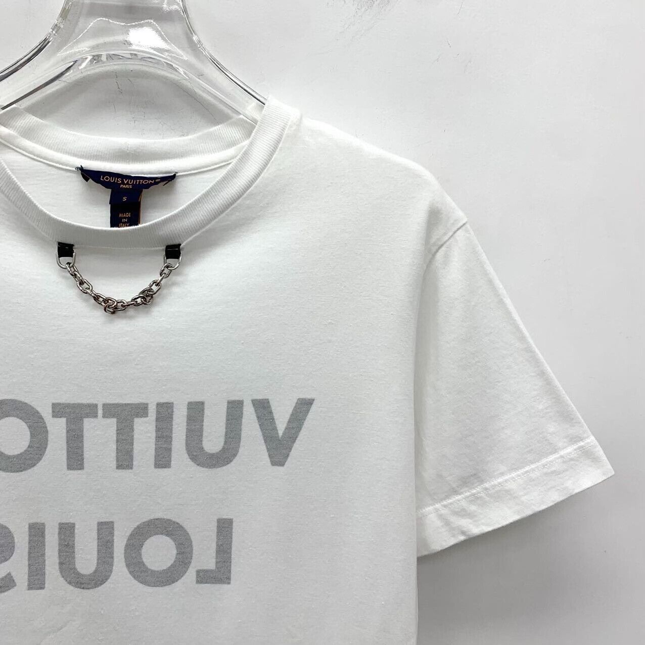 Louis Vuitton Louis Vuitton Chain Neck Logo T-Shirt S Size US S / EU 44-46 / 1 - 3 Thumbnail