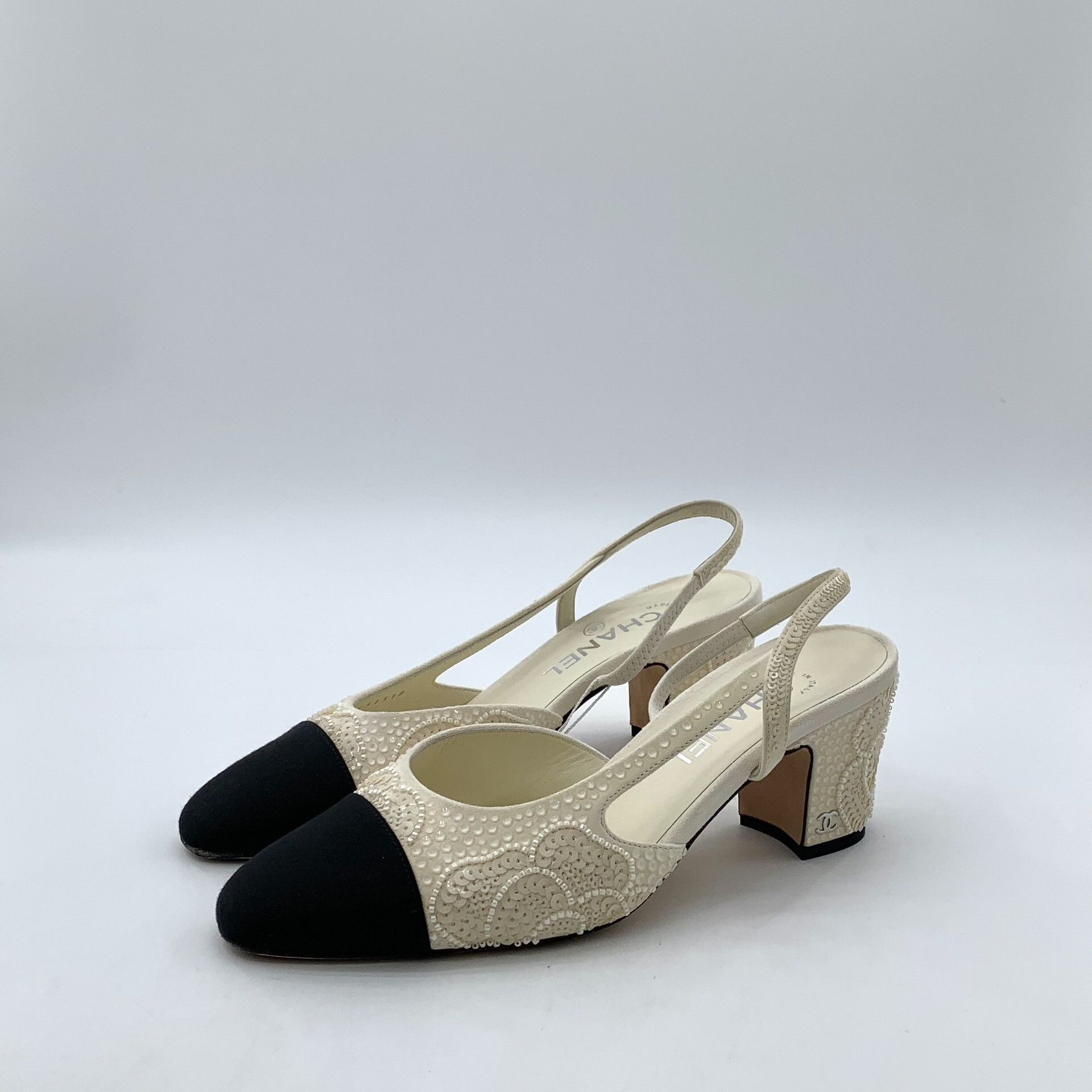 Chanel Chanel Sequin Camellia Slingback Heels 38C Size US 8 / IT 38 - 2 Thumbnail
