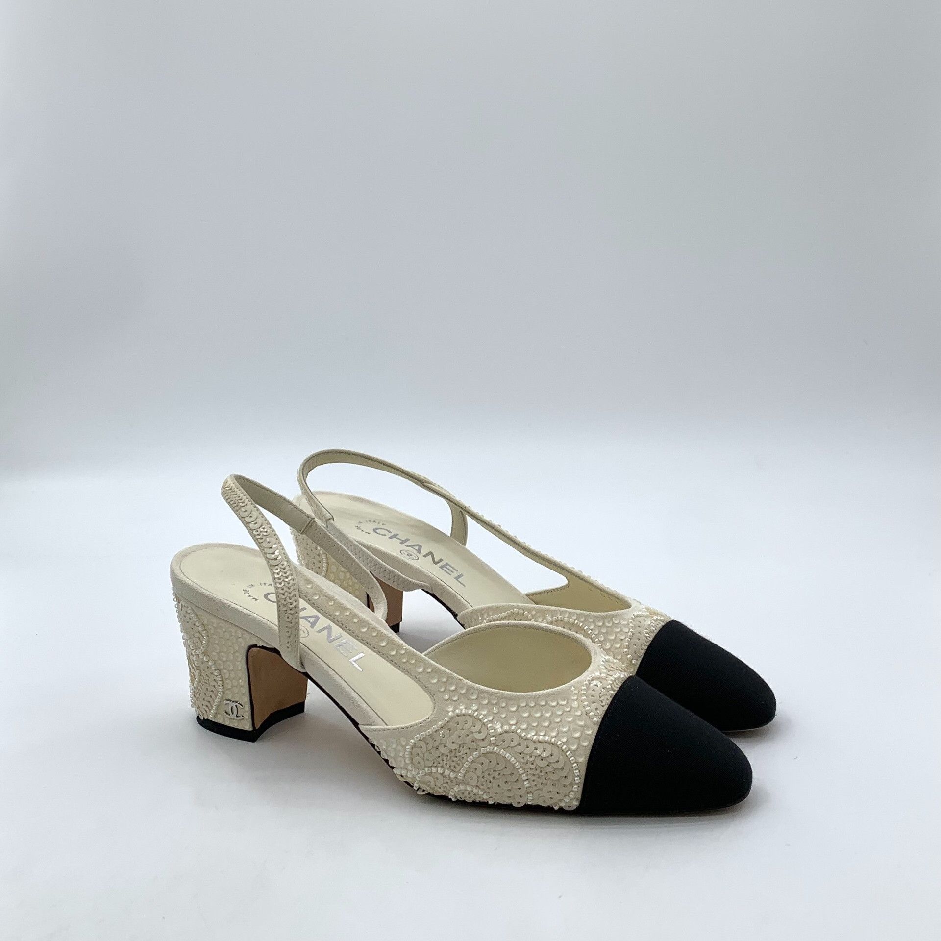 Chanel Chanel Sequin Camellia Slingback Heels 38C Size US 8 / IT 38 - 3 Thumbnail