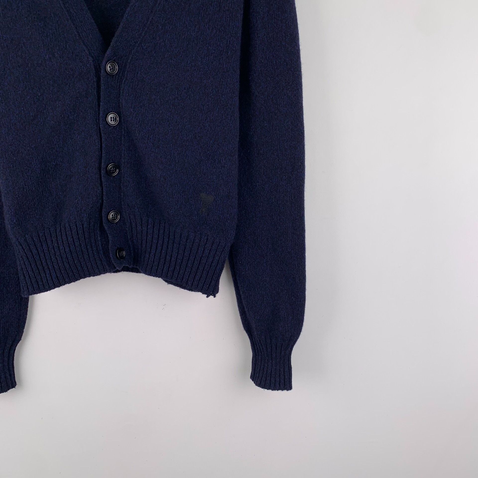 AMI Ami Heart Logo Cashmere V-Neck Cardigan M Size US M / EU 48-50 / 2 - 5 Thumbnail