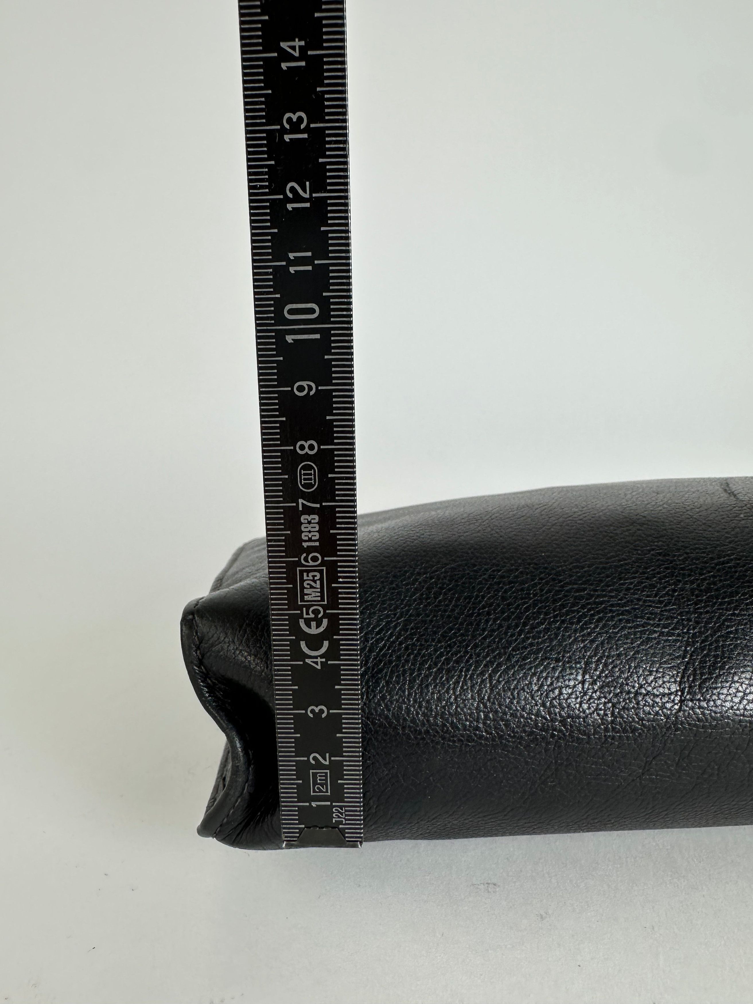 Givenchy Vintage Leather Clutch Black Size ONE SIZE - 12 Thumbnail