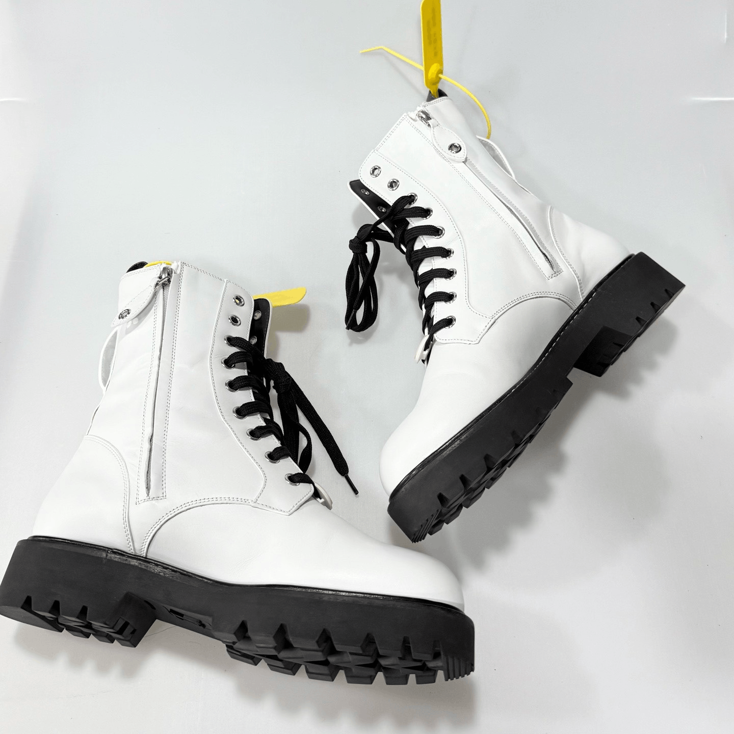 Louis Vuitton LV Territory Women's Martin Boots Size US 7 / IT 37 - 3 Thumbnail