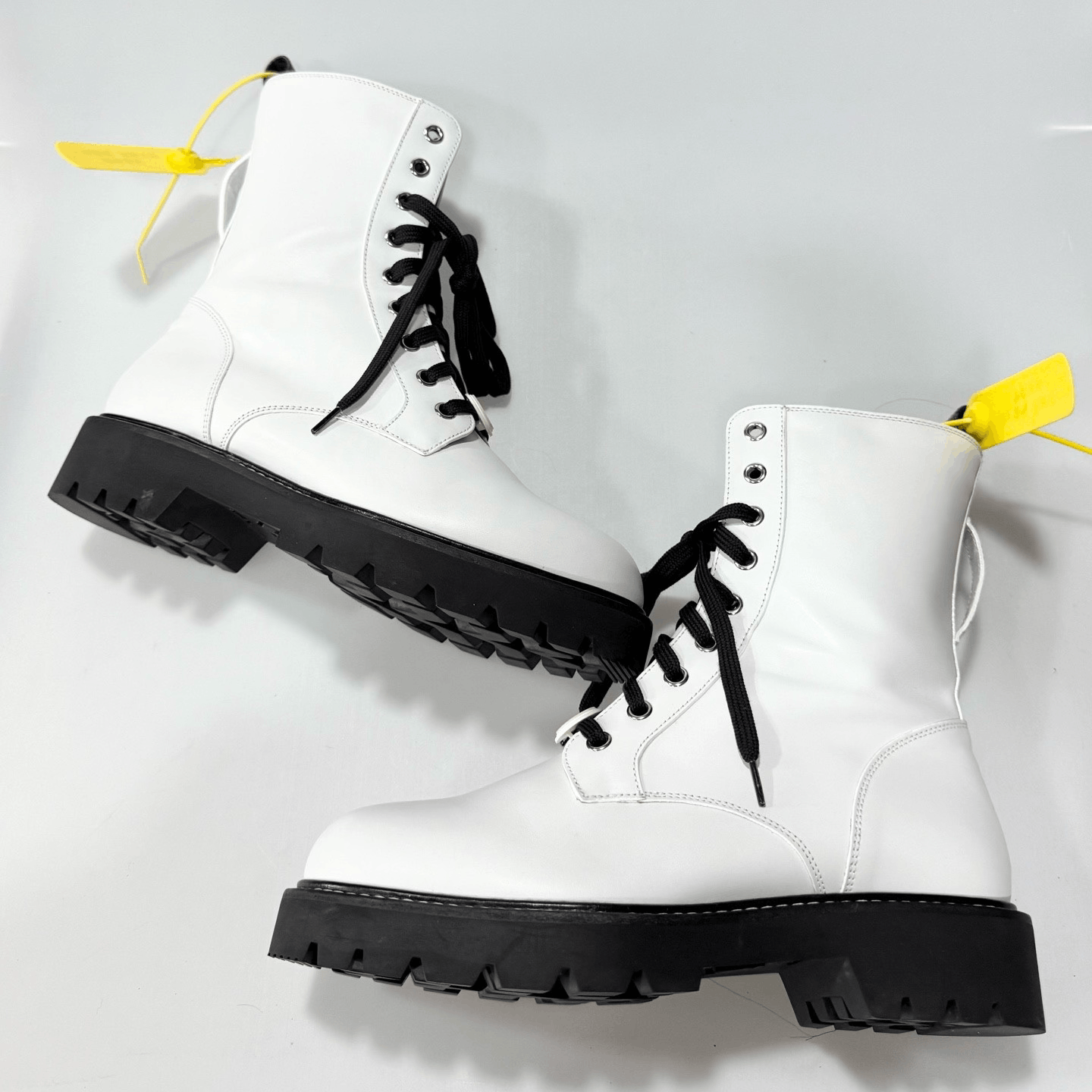 Louis Vuitton LV Territory Women's Martin Boots Size US 7 / IT 37 - 4 Thumbnail