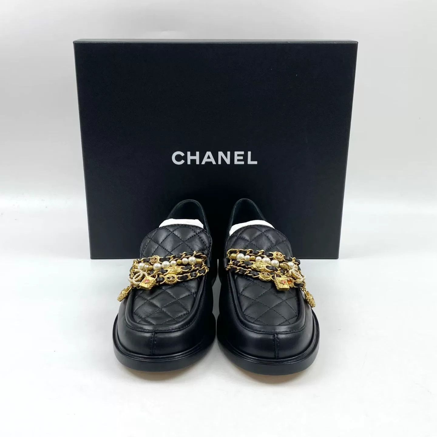 Chanel Chanel Black Chain Pearl Loafers Size US 6 / IT 36 - 2 Thumbnail