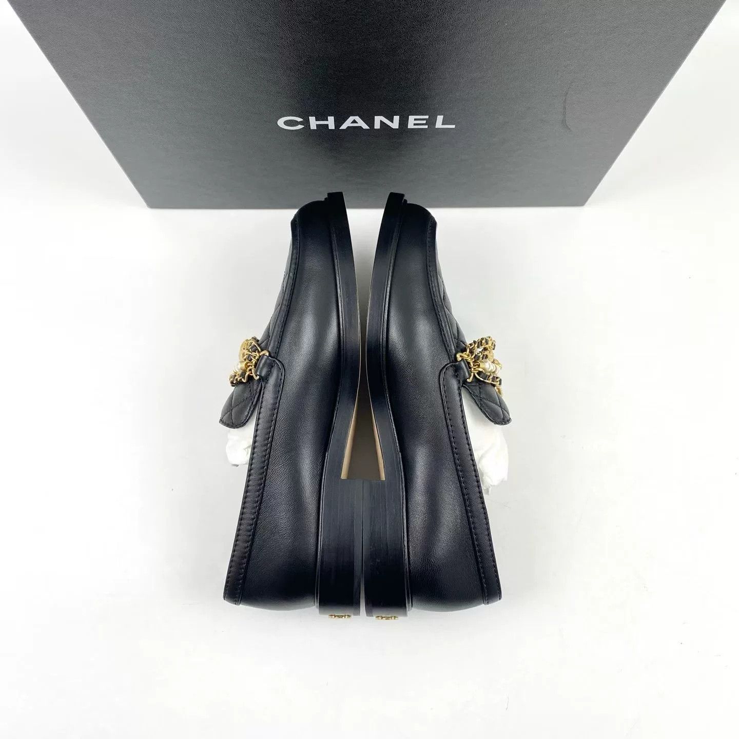Chanel Chanel Black Chain Pearl Loafers Size US 6 / IT 36 - 3 Thumbnail