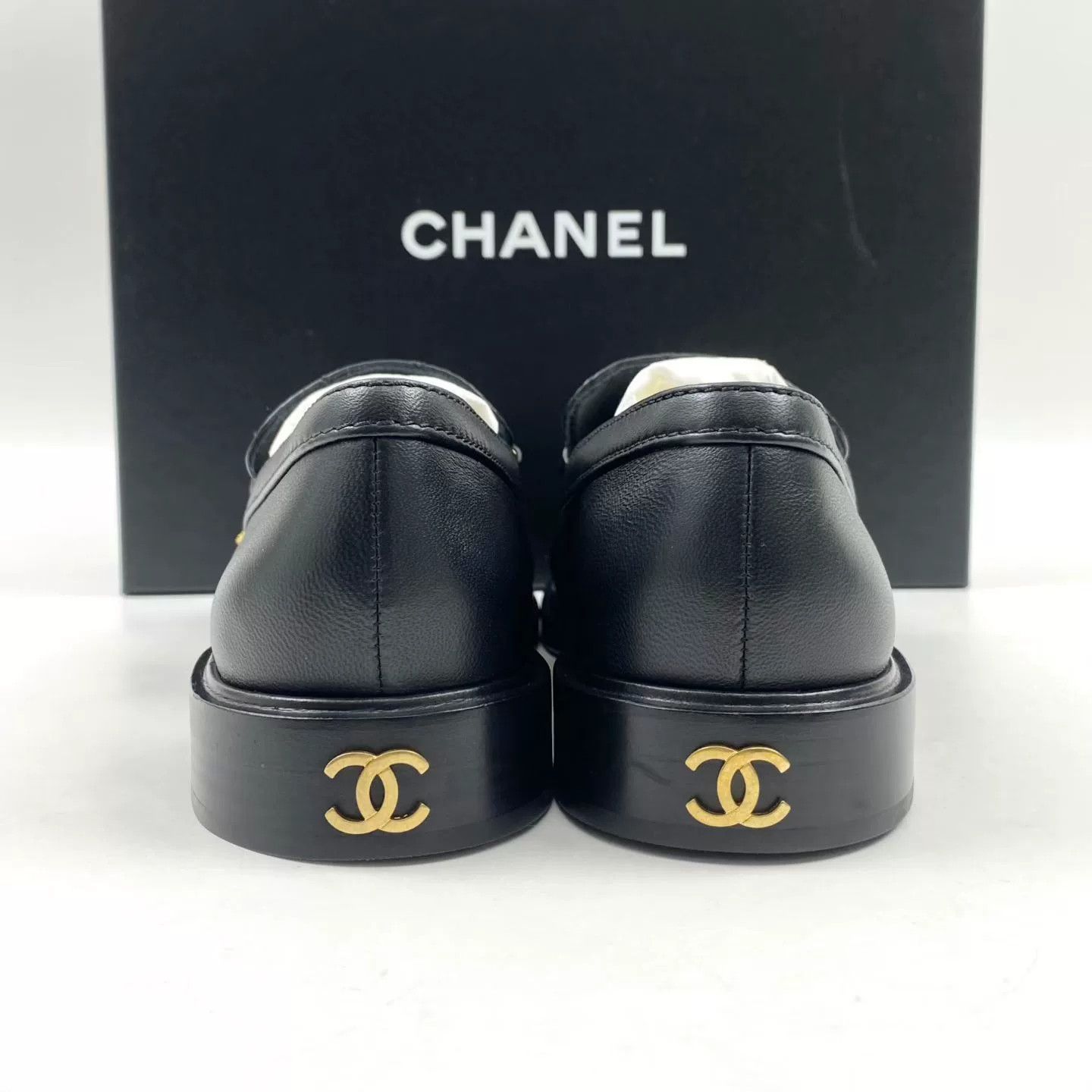 Chanel Chanel Black Chain Pearl Loafers Size US 6 / IT 36 - 7 Thumbnail