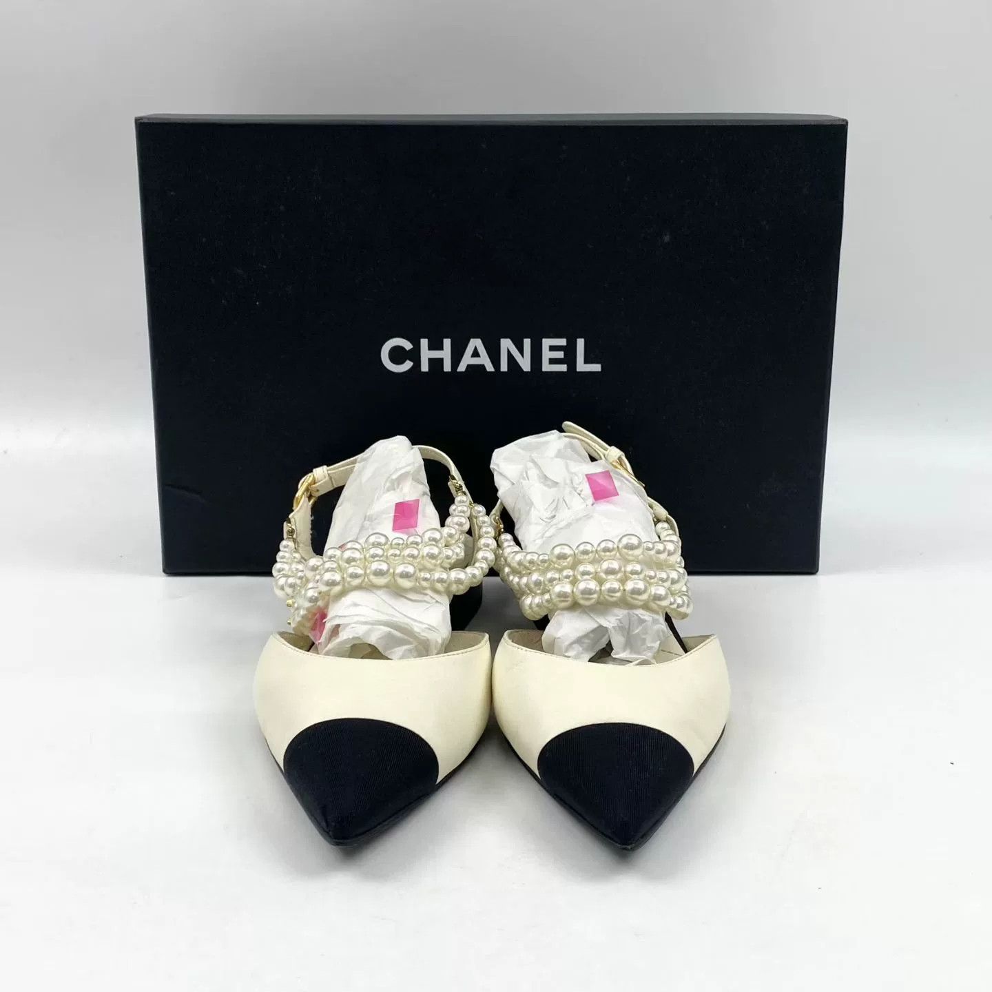 Chanel Chanel White Pearl Buckle Flat Sandals Size US 5 / IT 35 - 2 Thumbnail