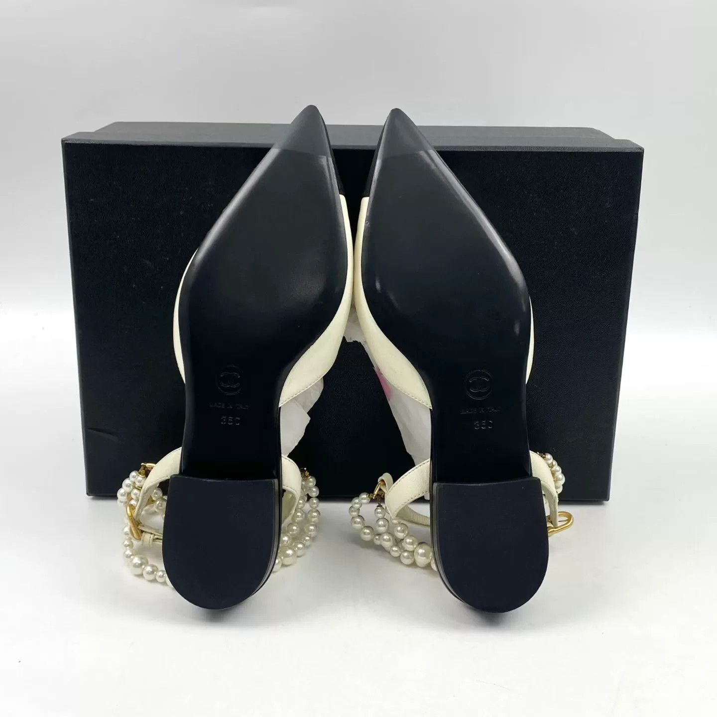 Chanel Chanel White Pearl Buckle Flat Sandals Size US 5 / IT 35 - 5 Thumbnail