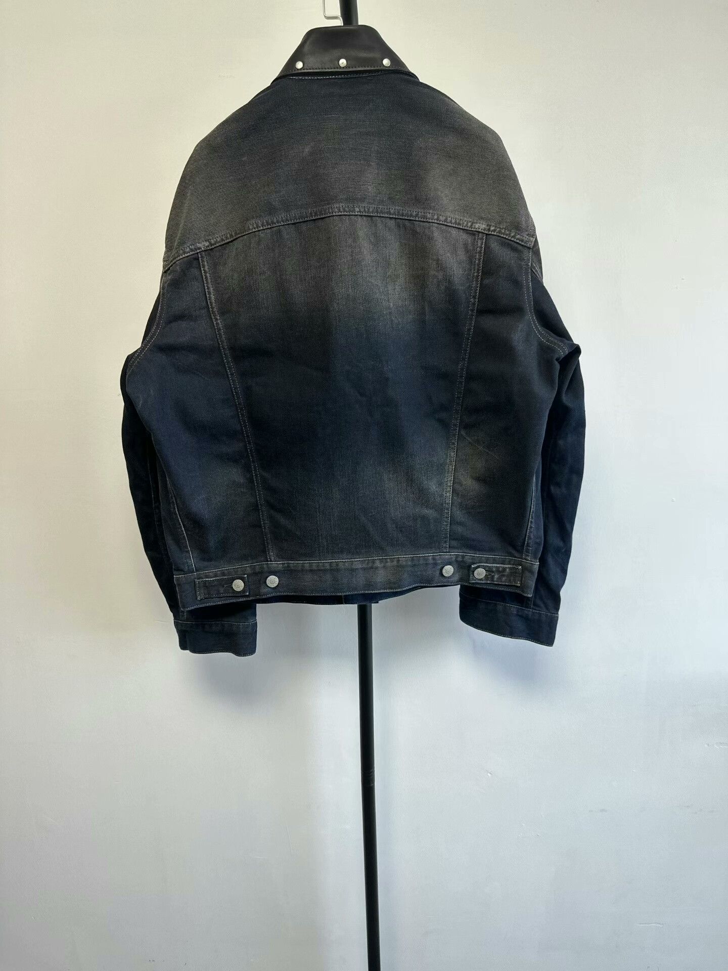 Acne Studios Acne Vintage Faded Lapel Drop Shoulder Denim Jacket Size XXS / US 00 / IT 34 - 2 Thumbnail
