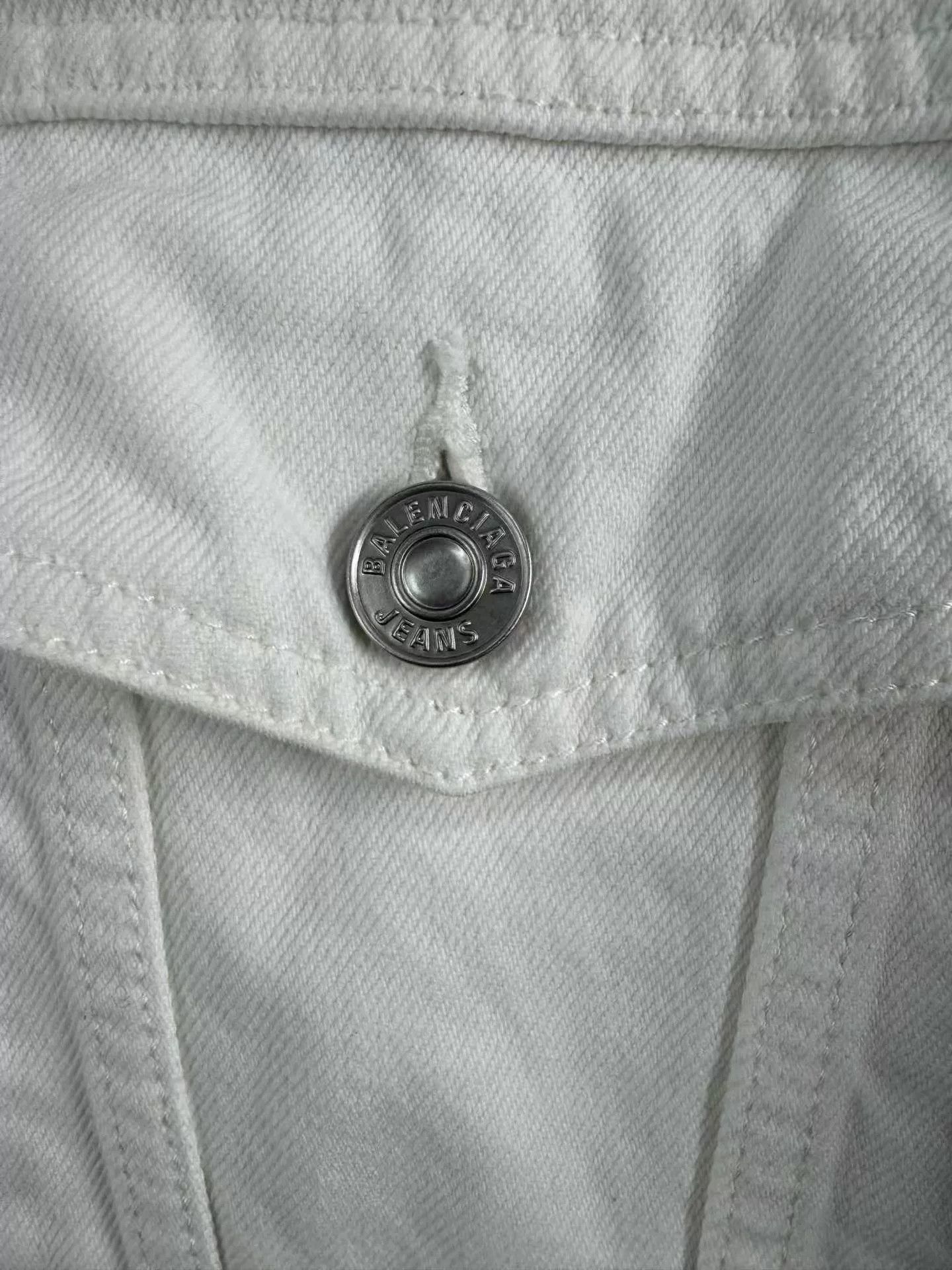 Balenciaga Balenciaga Back Letter Denim Jacket Size XXS / US 00 / IT 34 - 3 Thumbnail
