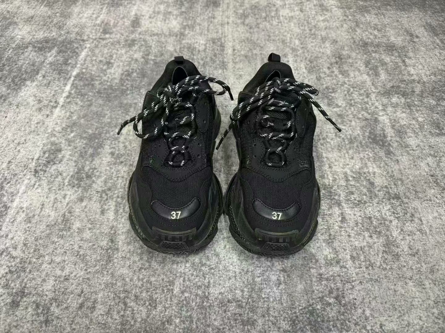 Balenciaga Balenciaga Triple S Dad Shoes Size US 6 / IT 36 - 2 Thumbnail