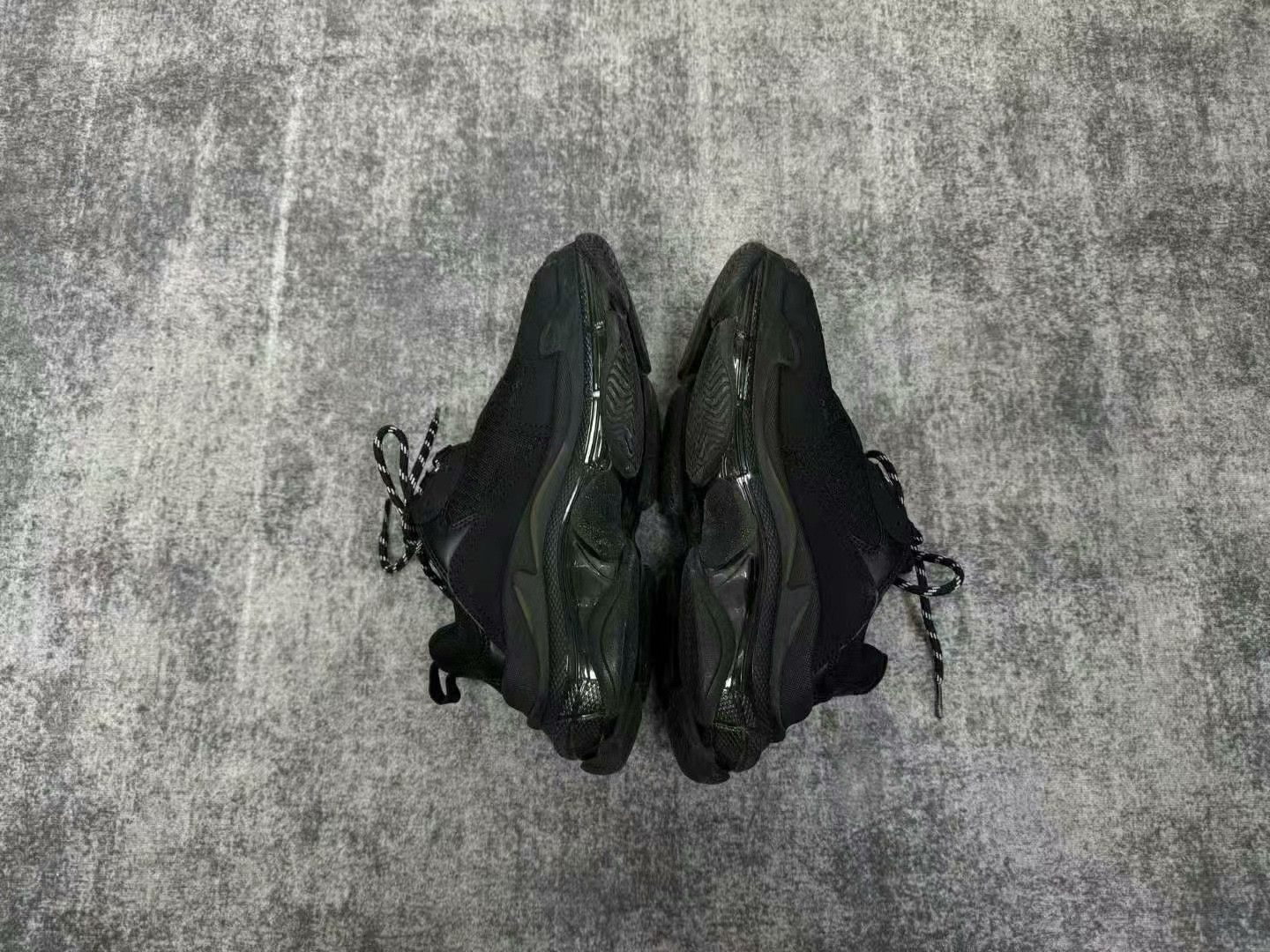 Balenciaga Balenciaga Triple S Dad Shoes Size US 6 / IT 36 - 4 Thumbnail
