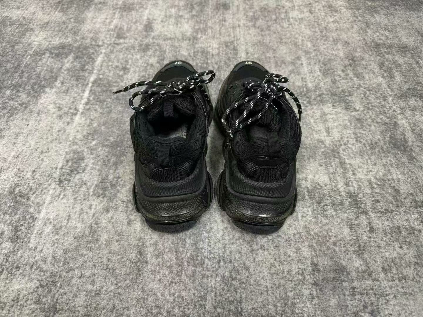 Balenciaga Balenciaga Triple S Dad Shoes Size US 6 / IT 36 - 3 Thumbnail