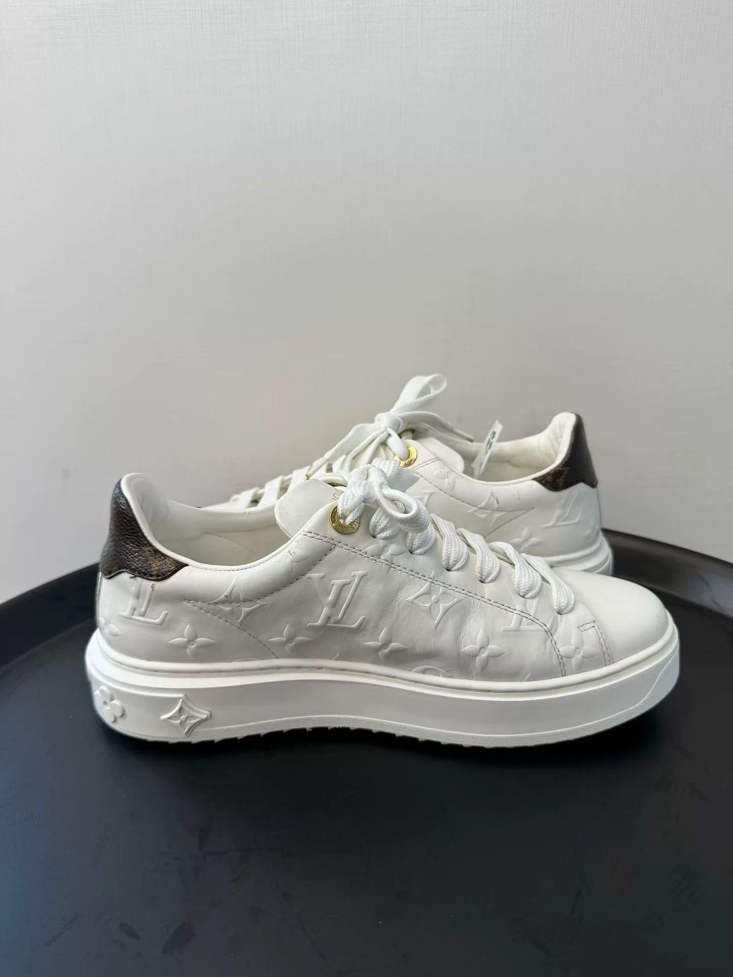Louis Vuitton Louis Vuitton Time Out Sneakers Size US 6 / IT 36 - 2 Thumbnail