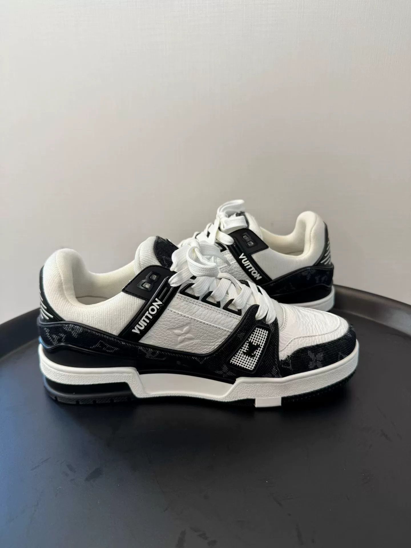Louis Vuitton Louis Vuitton LV Trainer Black White Denim Size US 6 / IT 36 - 2 Thumbnail