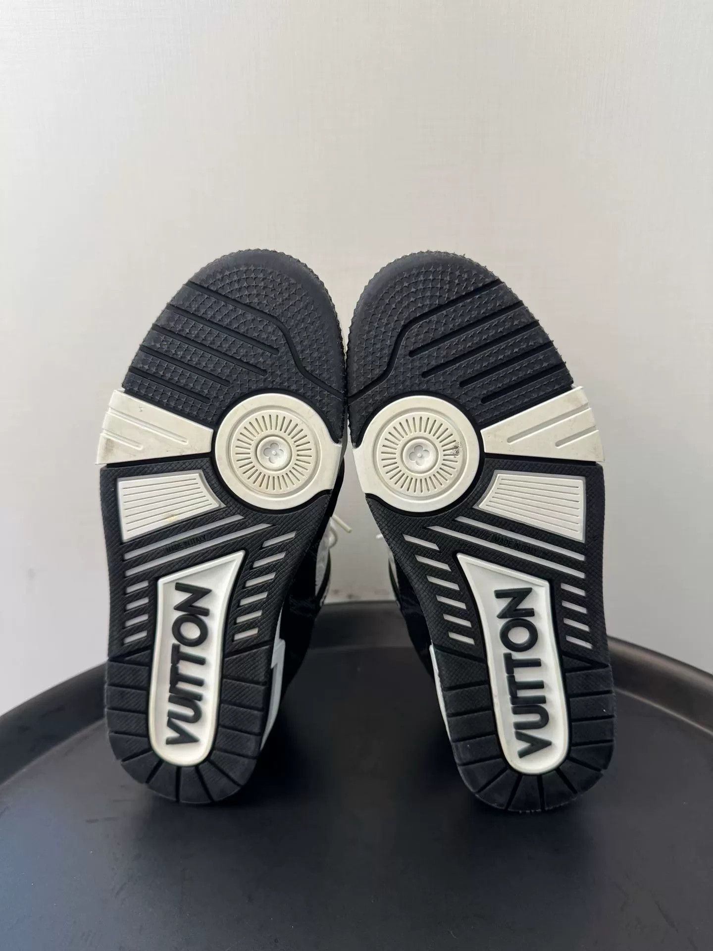 Louis Vuitton Louis Vuitton LV Trainer Black White Denim Size US 6 / IT 36 - 5 Thumbnail