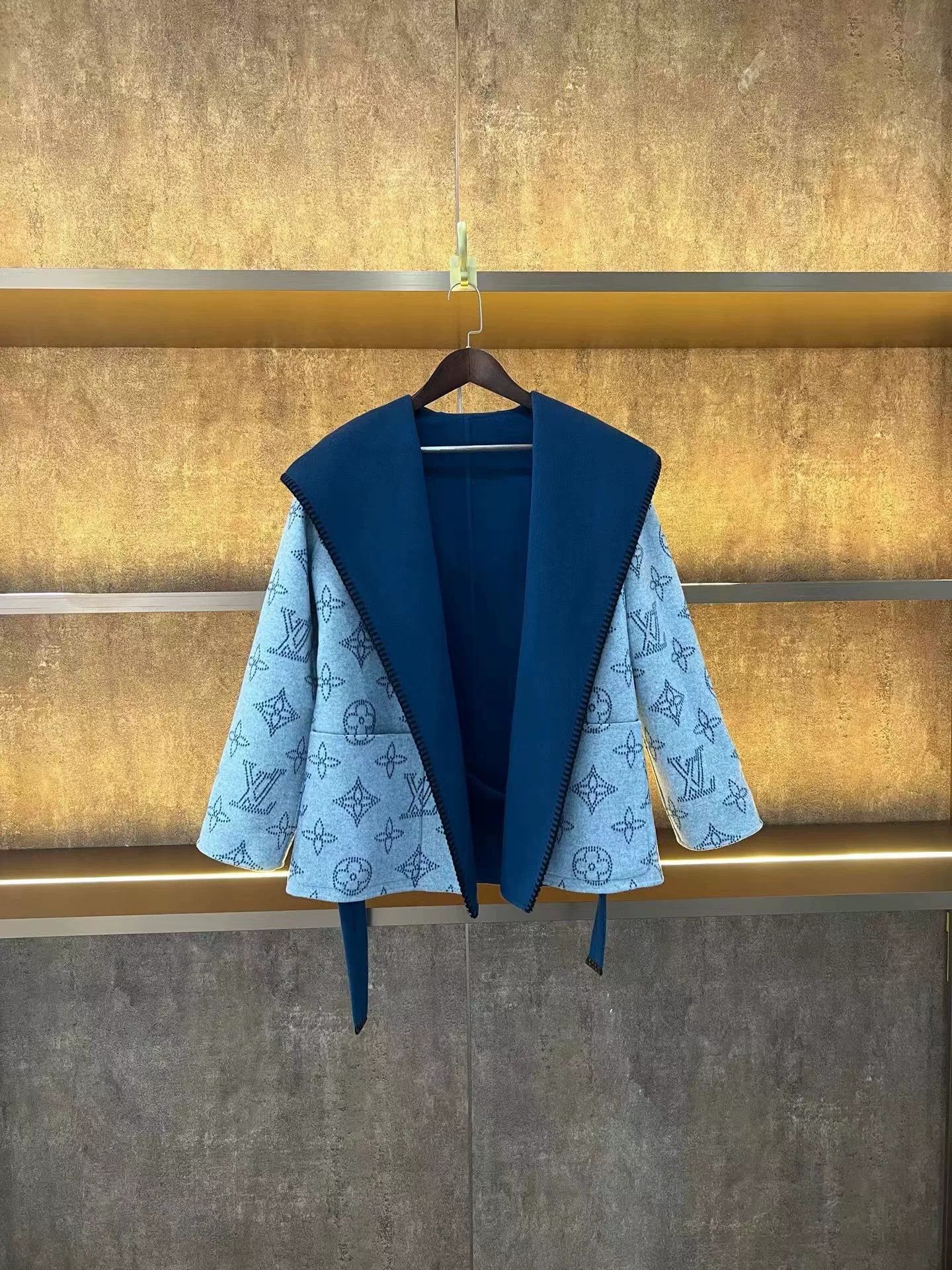 Louis Vuitton LV New Reversible Coat Size XS / US 0-2 / IT 36-38 - 5 Thumbnail