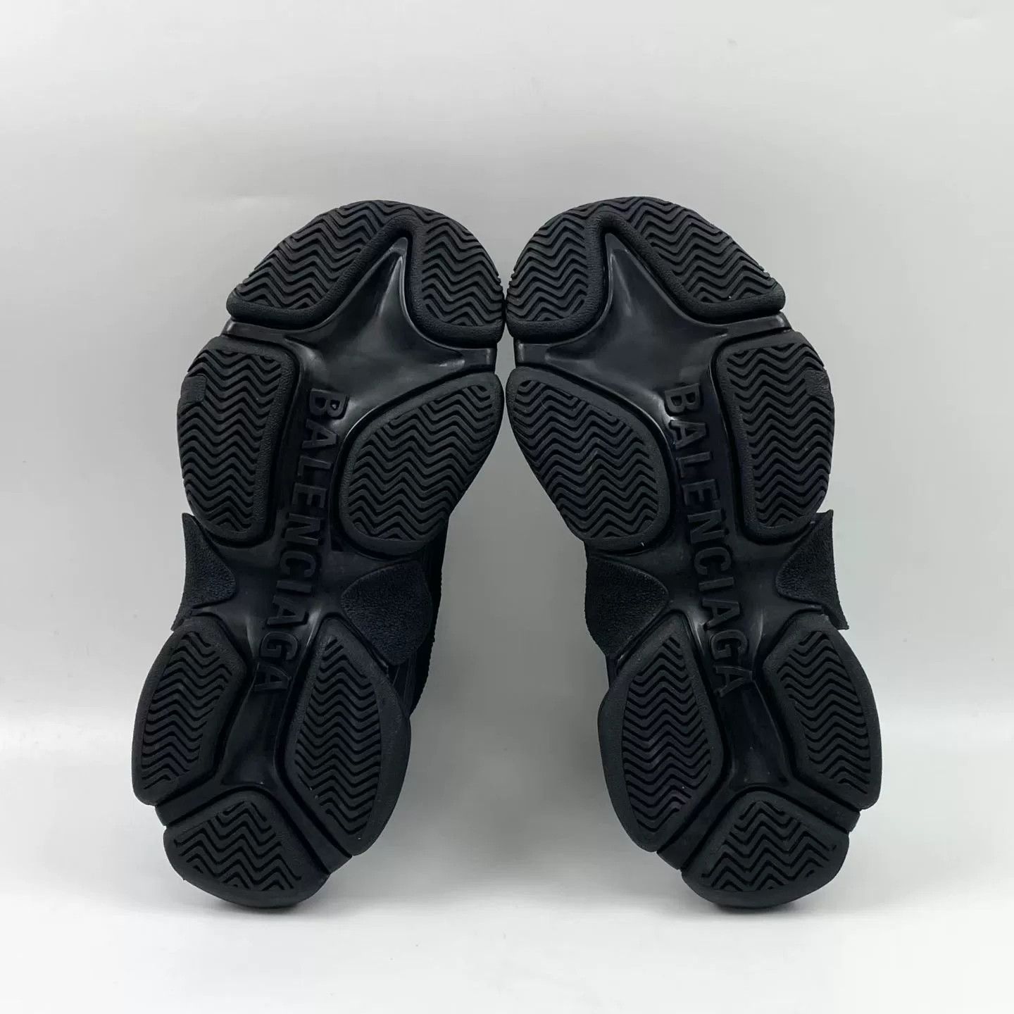 Balenciaga Balenciaga Black Chunky Sneakers Size US 5 / IT 35 - 6 Thumbnail