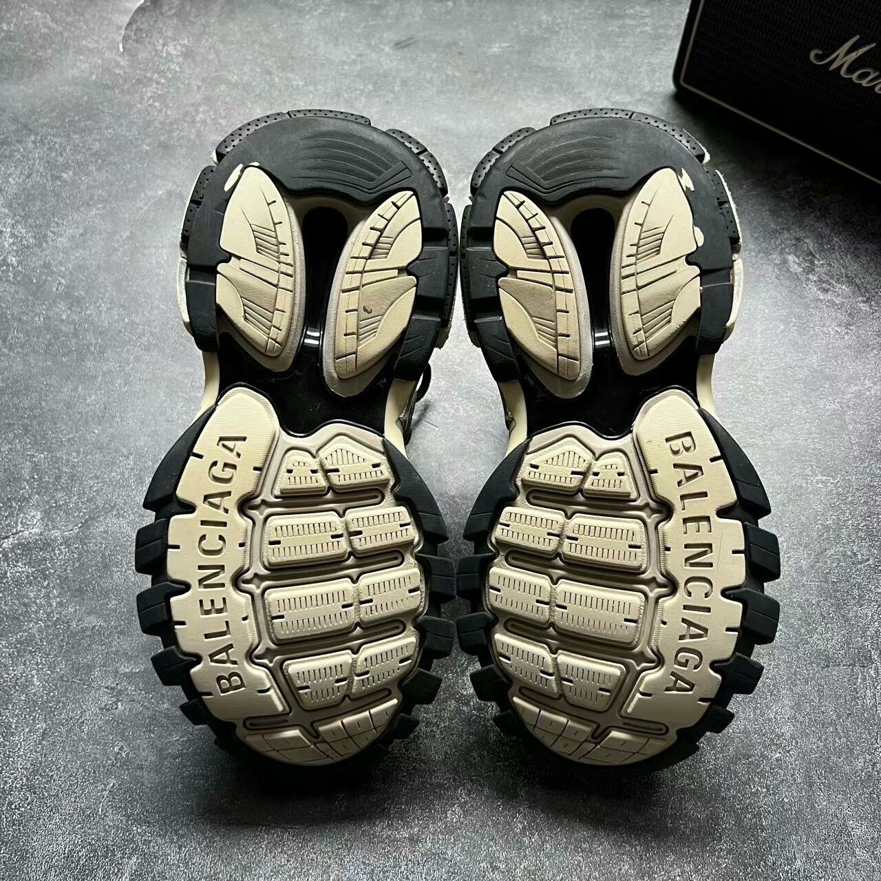 Balenciaga BALENCIAGA TRACK 2 Sneakers Size US 5 / IT 35 - 7 Thumbnail